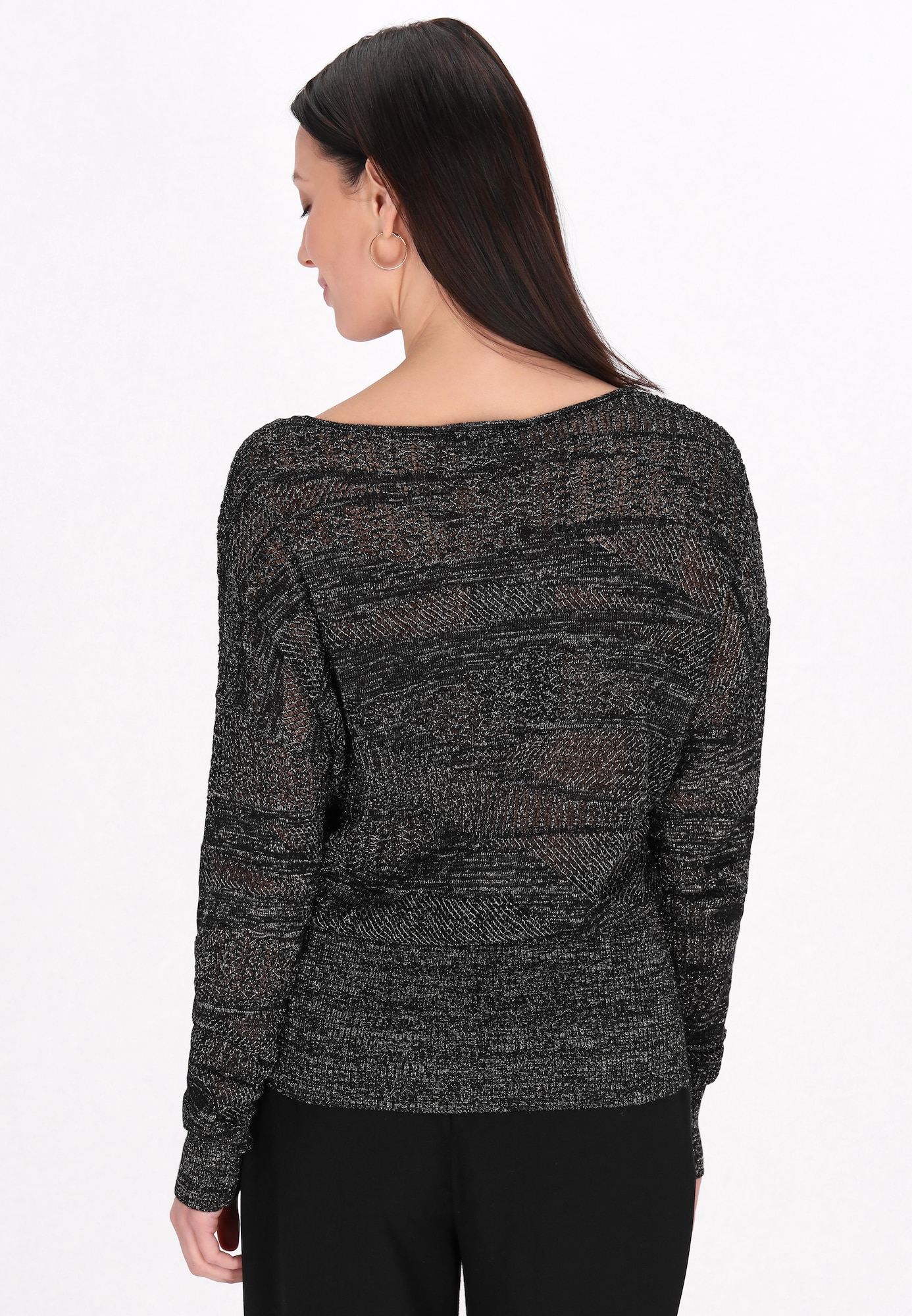 Thumbnail - usha BLACK LABEL Pullover Fashion Look