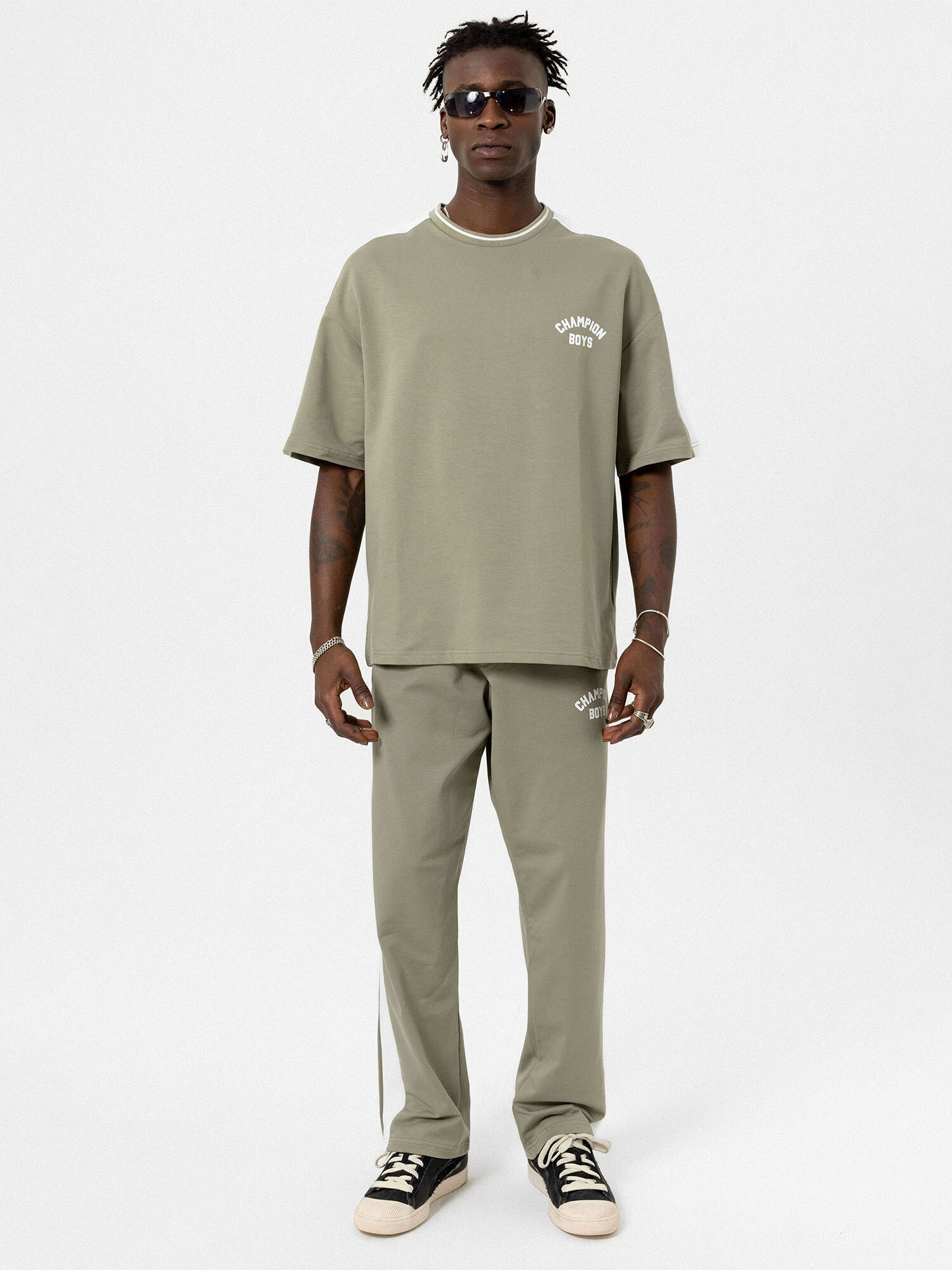 VAMOS CLO Póló 'Lavender'  khaki / fehér termék 2. képe