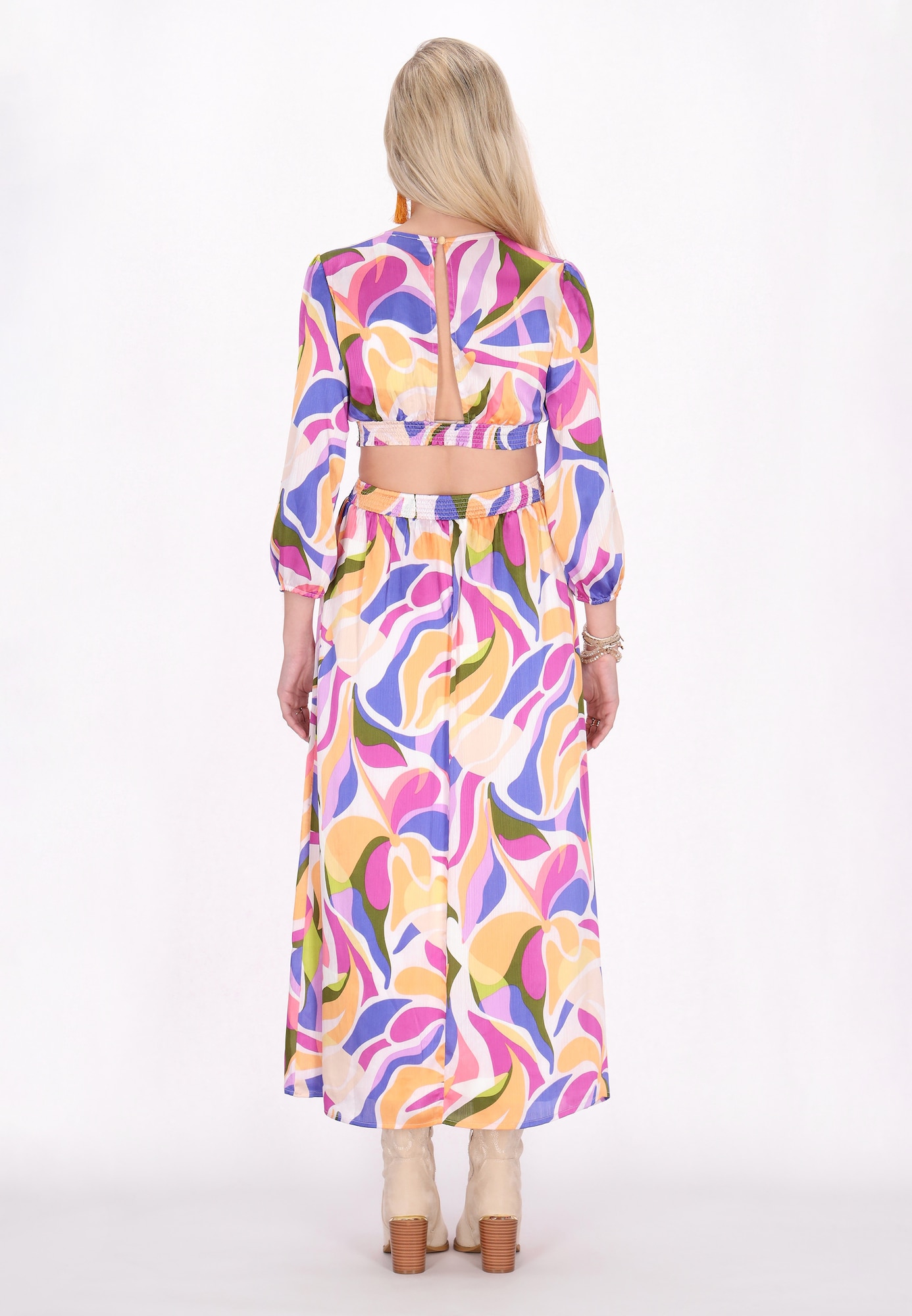 Thumbnail - IZIA Kleid Fashion Look