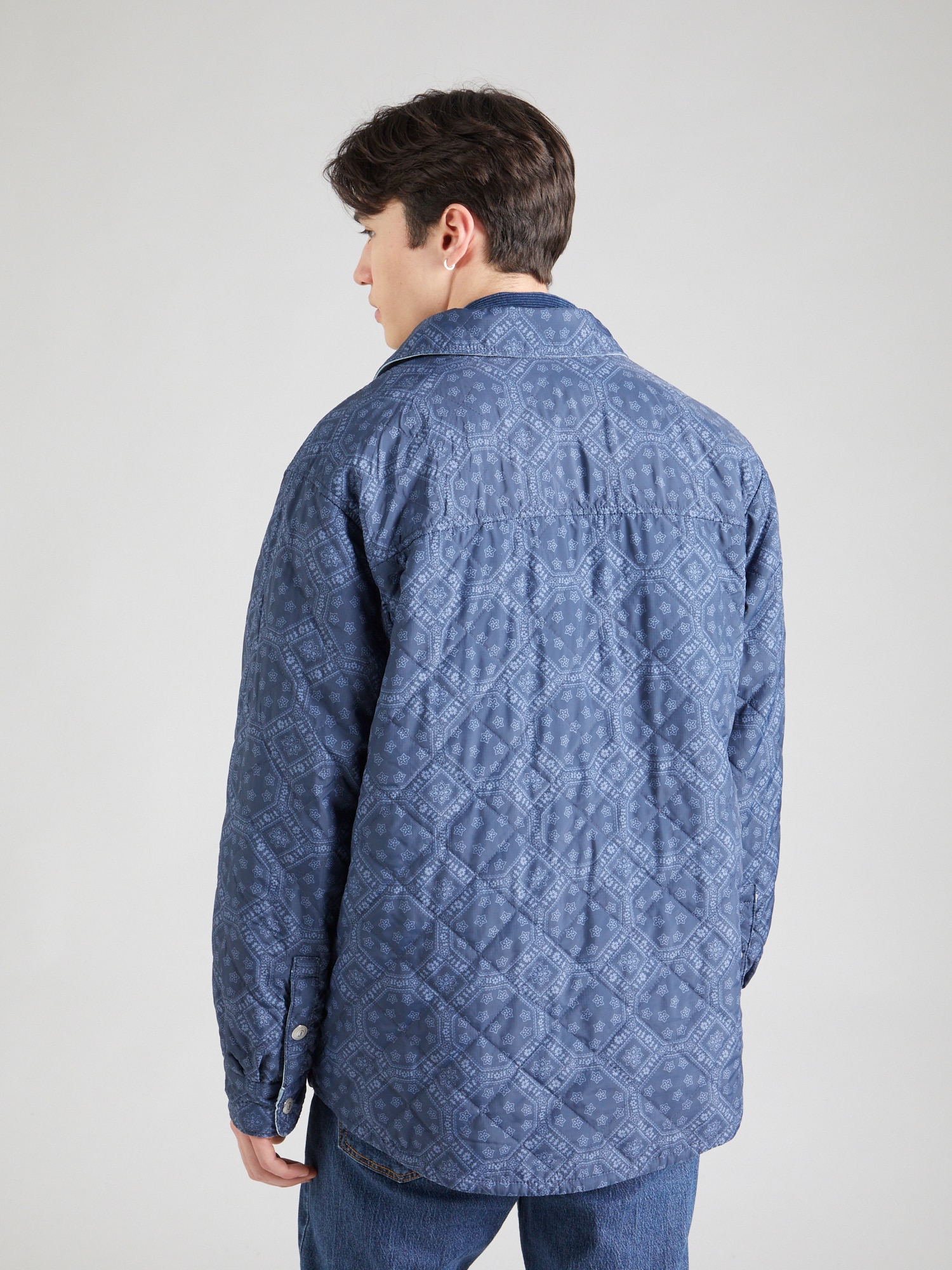 LEVI'S ® Prechodná bunda 'Bryant' námornícka modrá / modrosivá / modrá denim (obrázok 4)