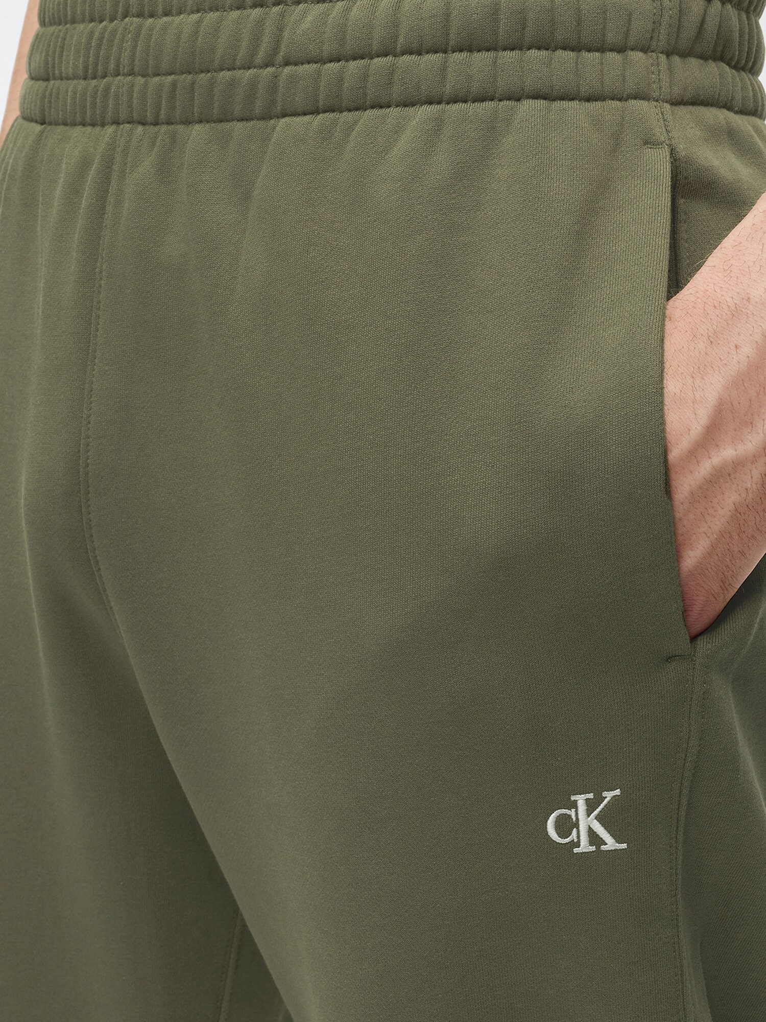 Calvin Klein Jeans Pantalón oliva – imagen 3