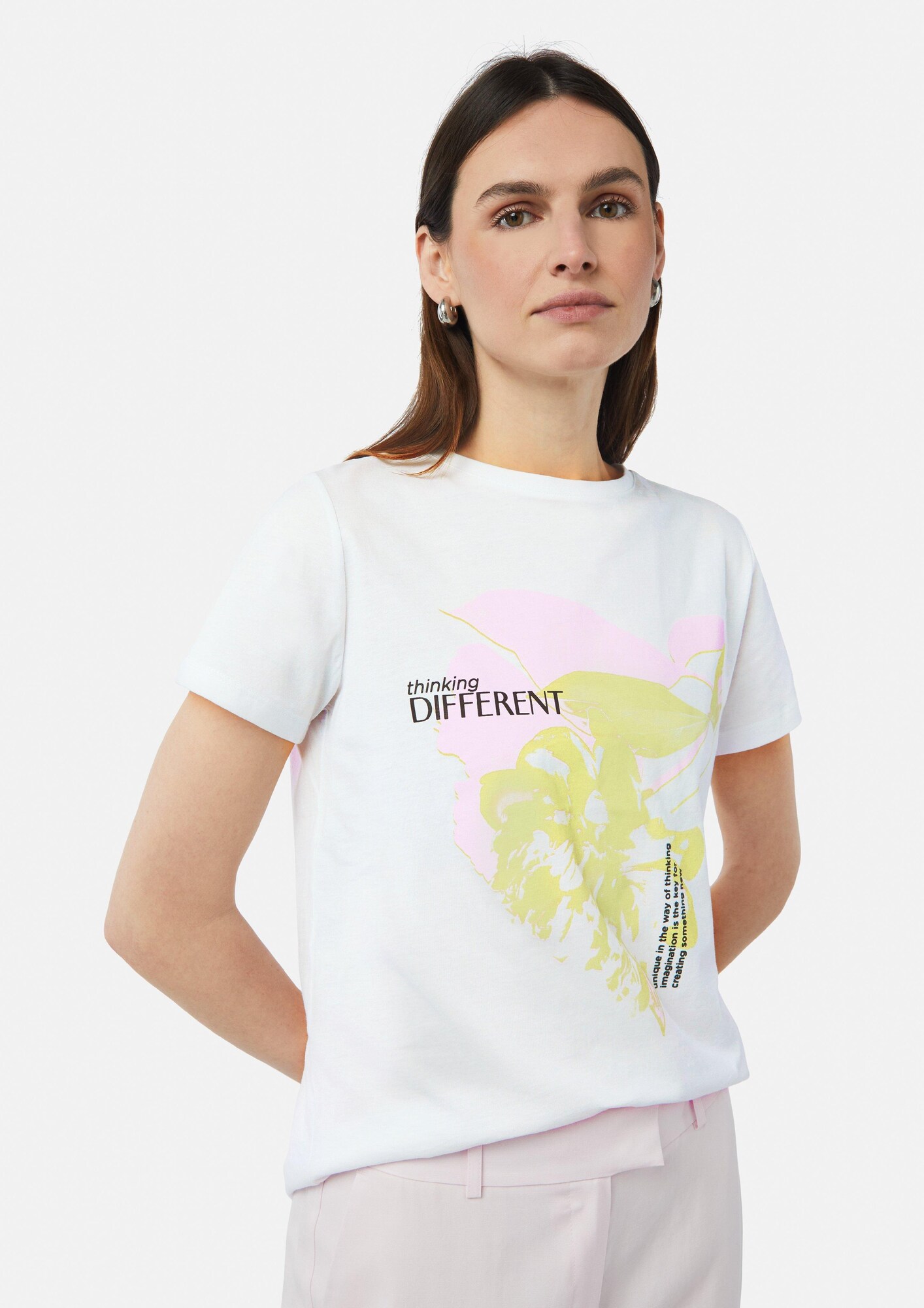 Thumbnail - comma casual identity T-Shirt