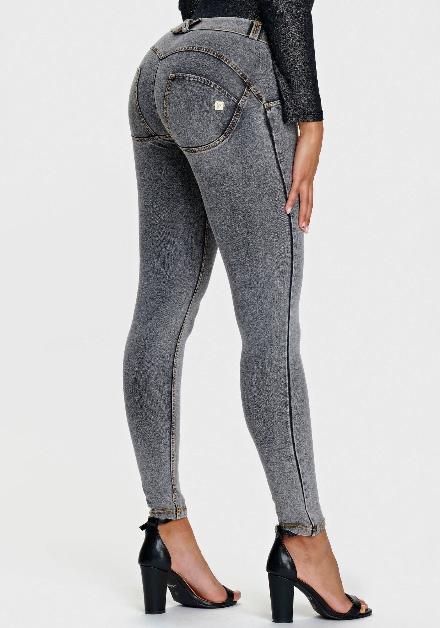 Thumbnail - Jeans