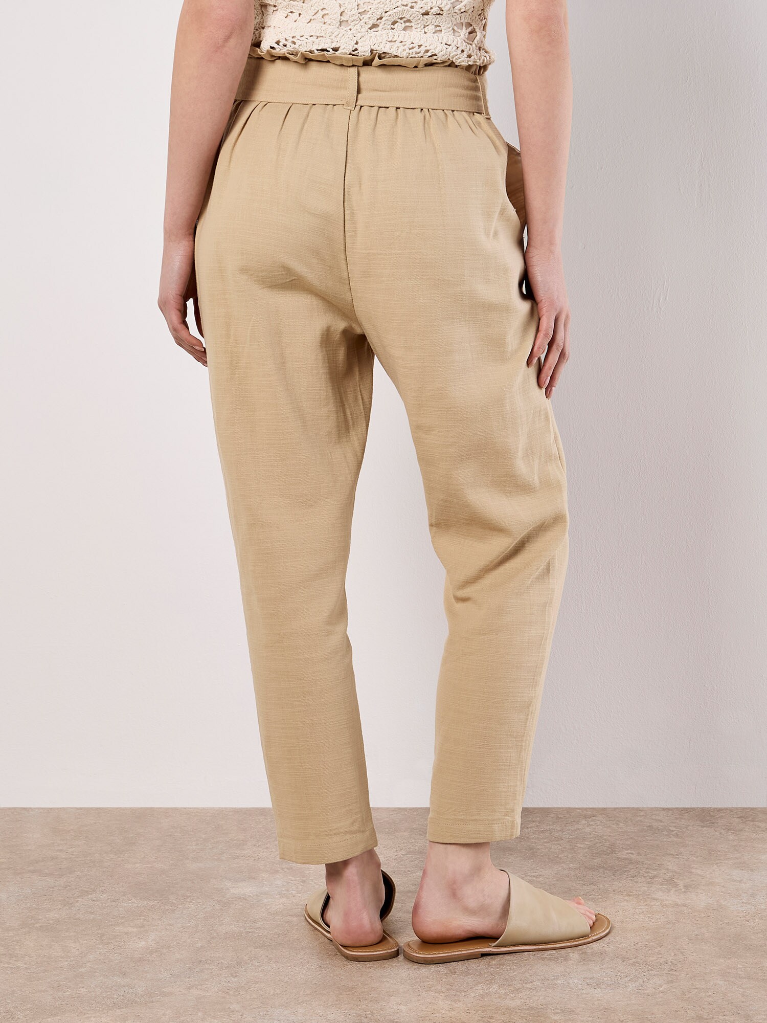 Thumbnail - Apricot Hose