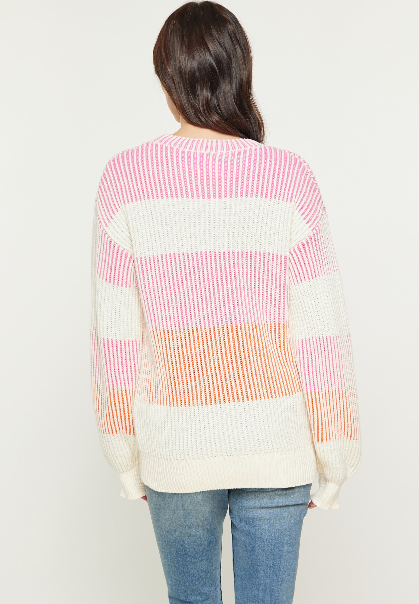 Thumbnail - usha BLUE LABEL Pullover Fashion Look