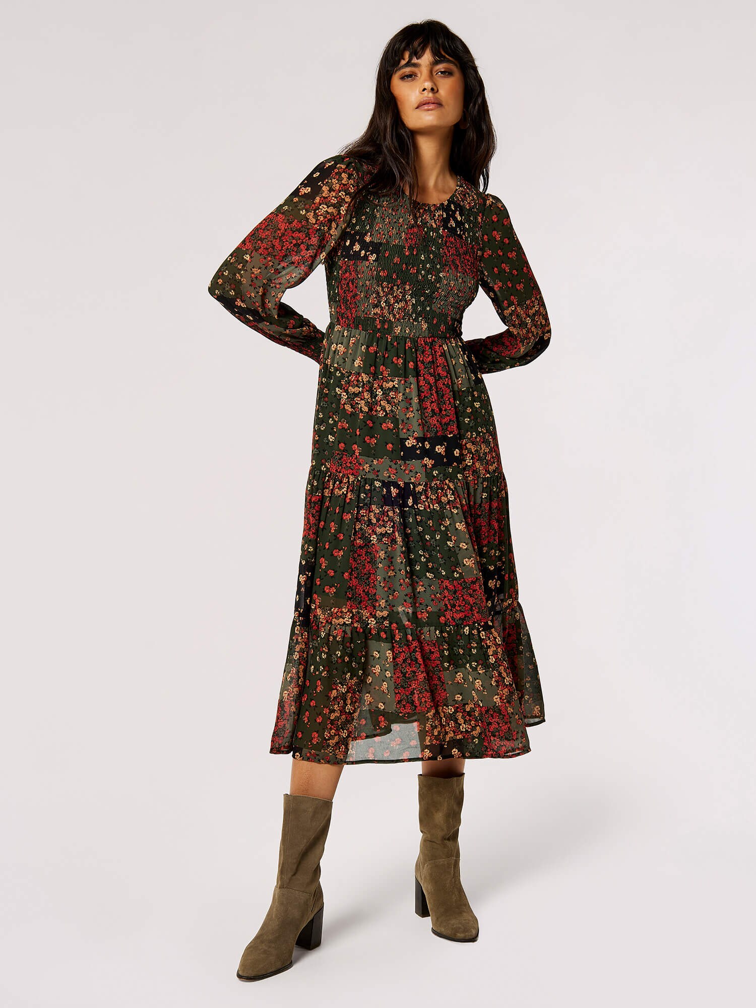 Thumbnail - Apricot Kleid
