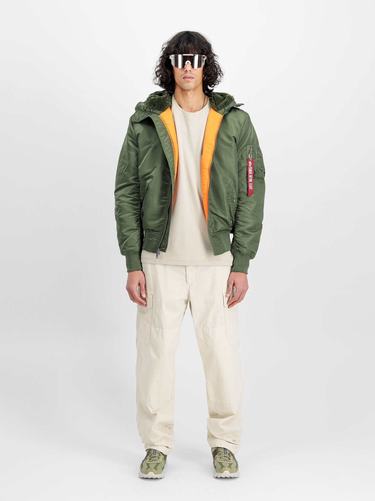 ALPHA INDUSTRIES Chaqueta de invierno 'Ma-1' verde – imagen 3