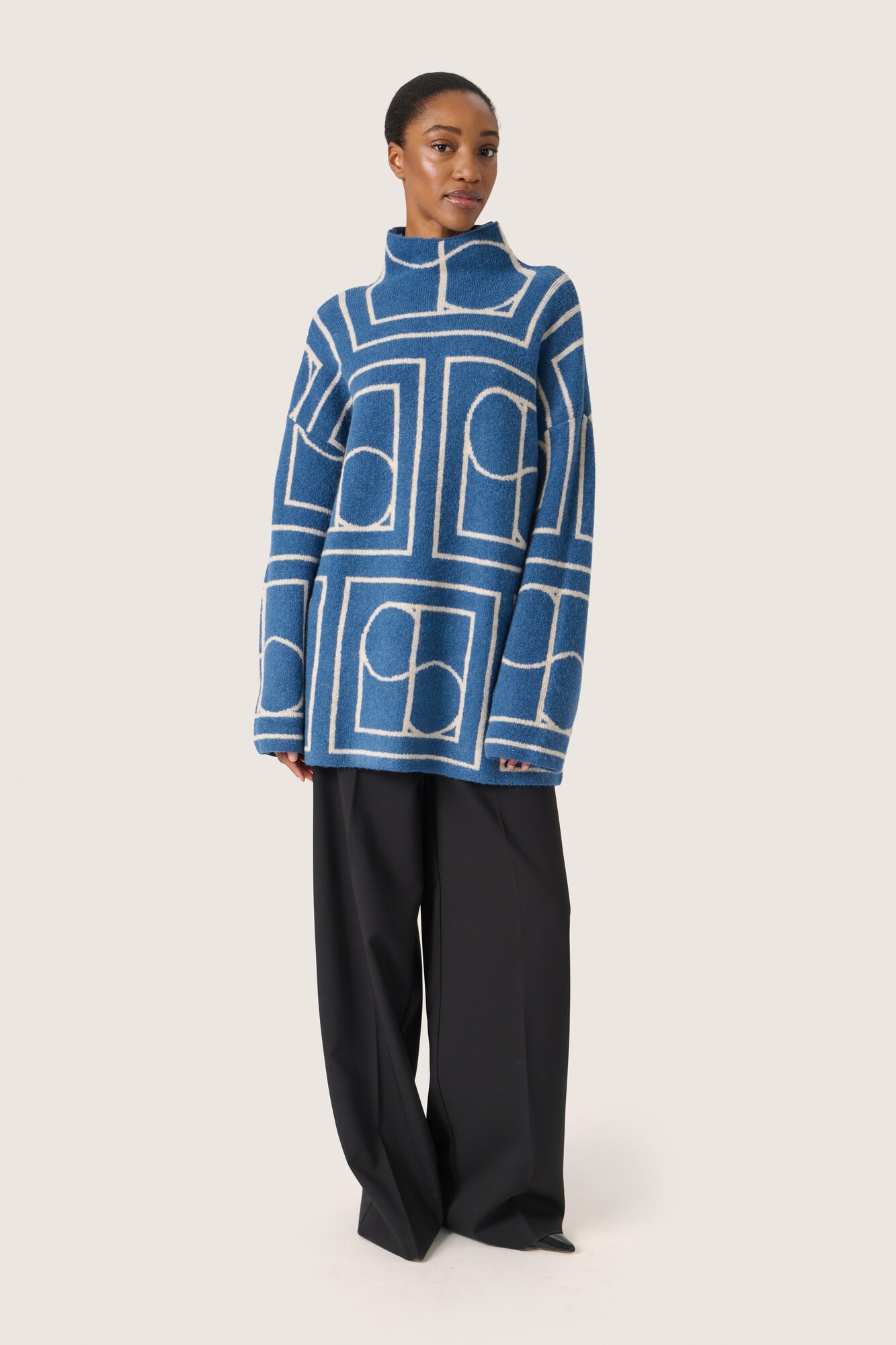 Thumbnail - SOAKED IN LUXURY Pullover Edaya