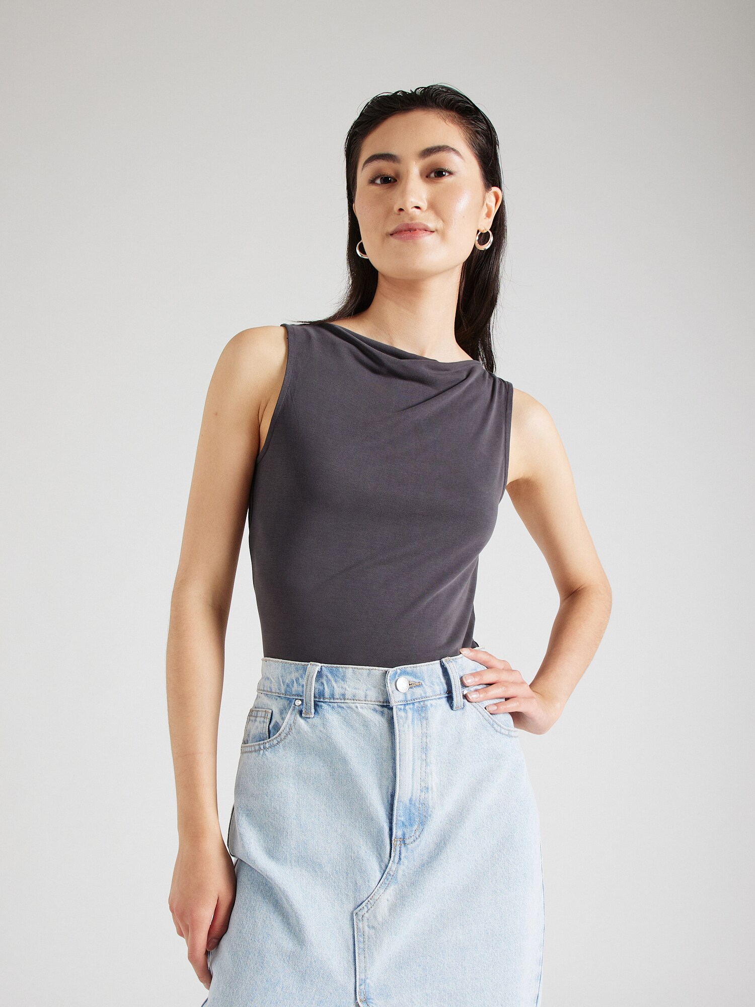 Monki Top  fekete farmer termék 2. képe