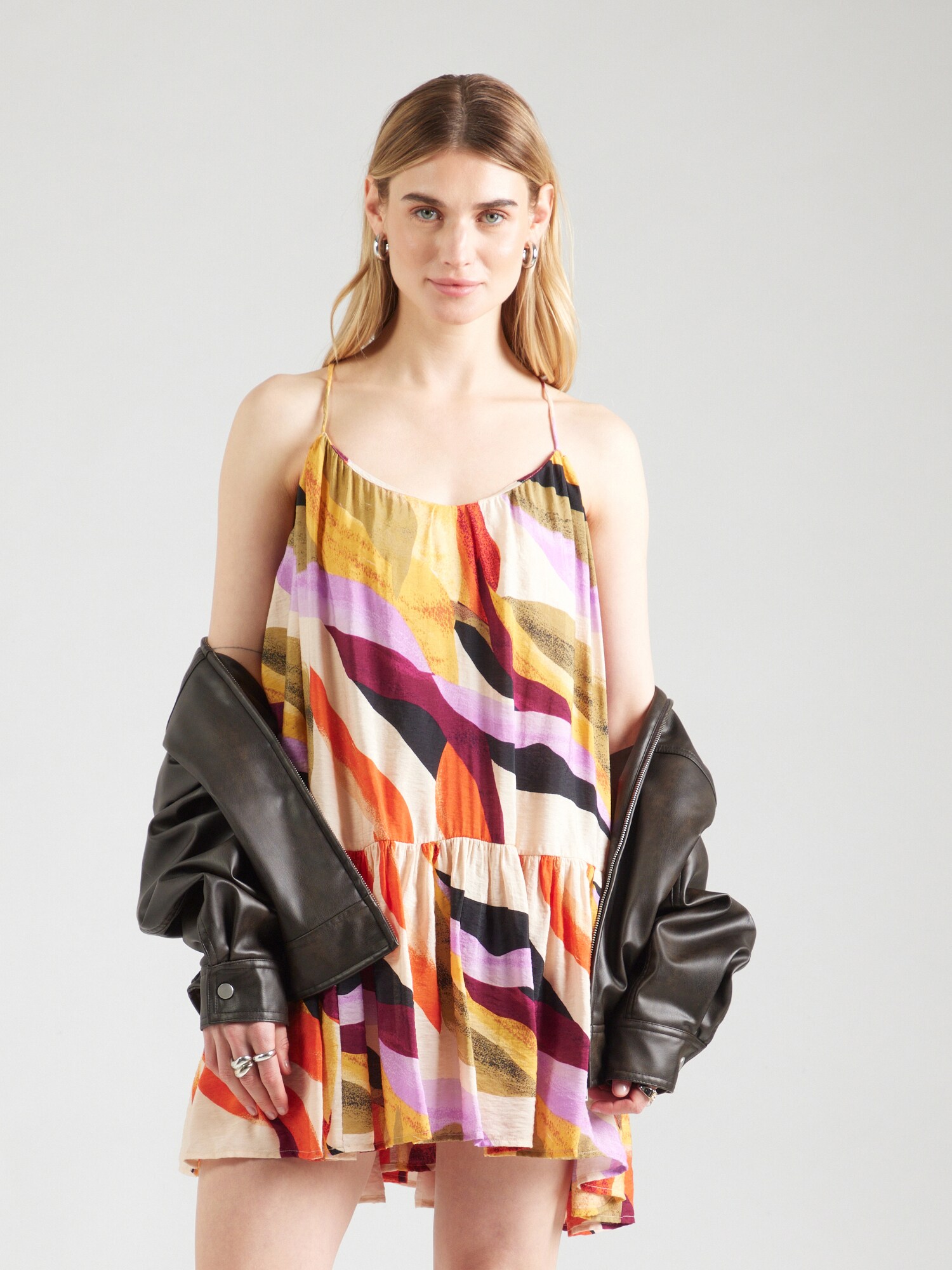 VERO MODA Nyári ruhák  nád / lila / bogyó / fehér termék 2. képe