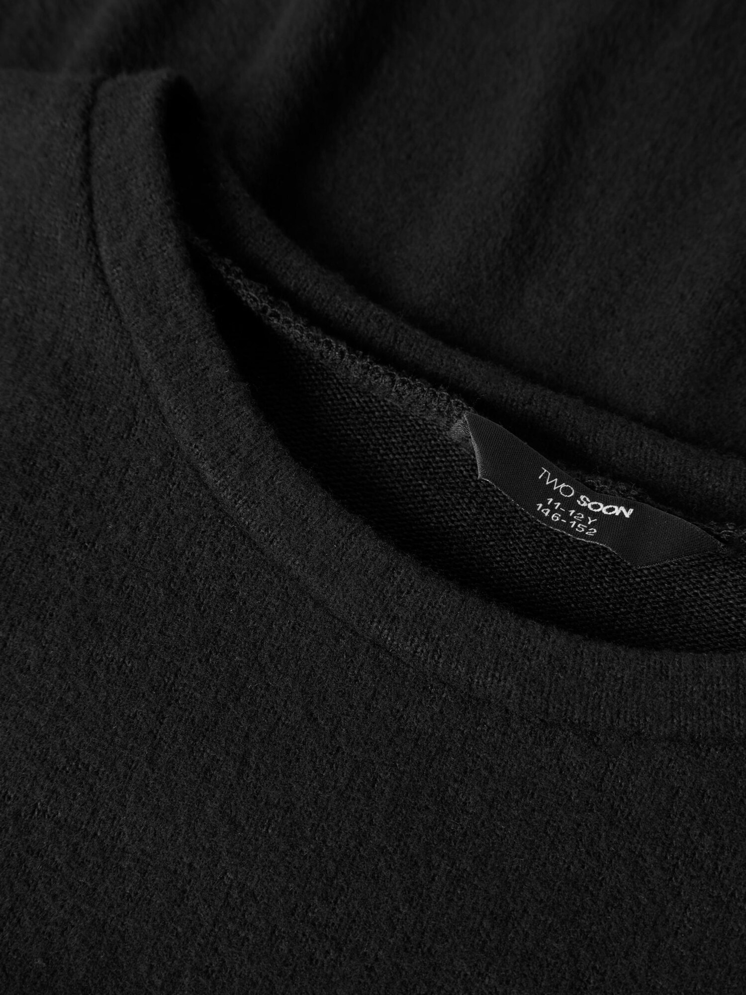 Thumbnail - TWO SOON Pullover
