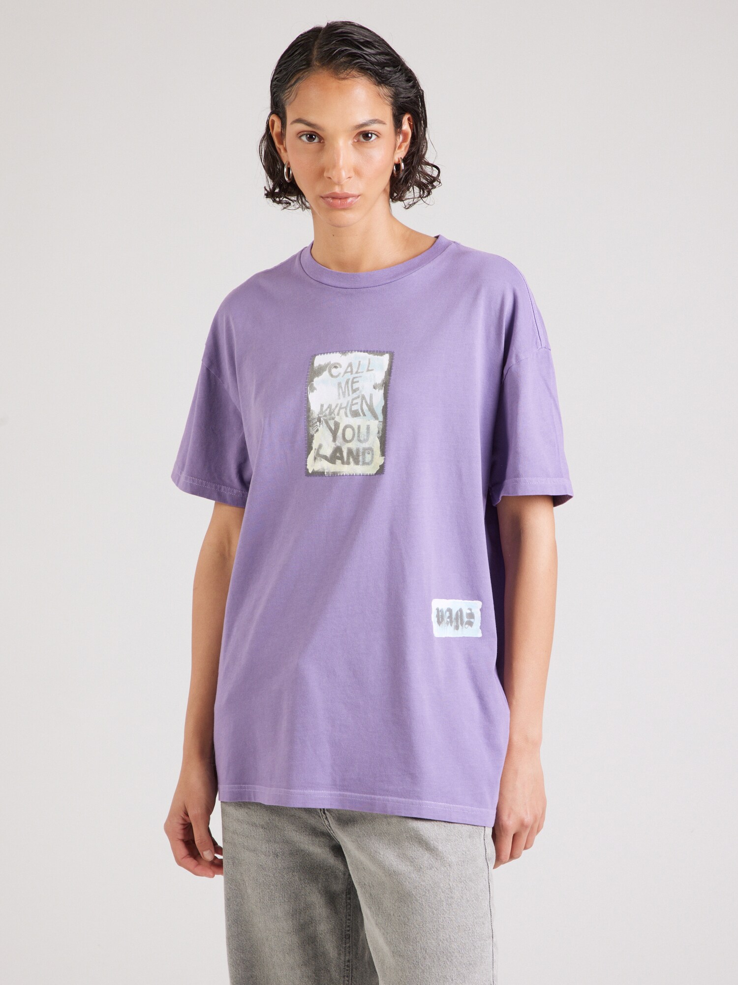 VANS Oversize póló 'MISSED FLIGHTS'  égkék / taupe / levendula / fehér termék 2. képe