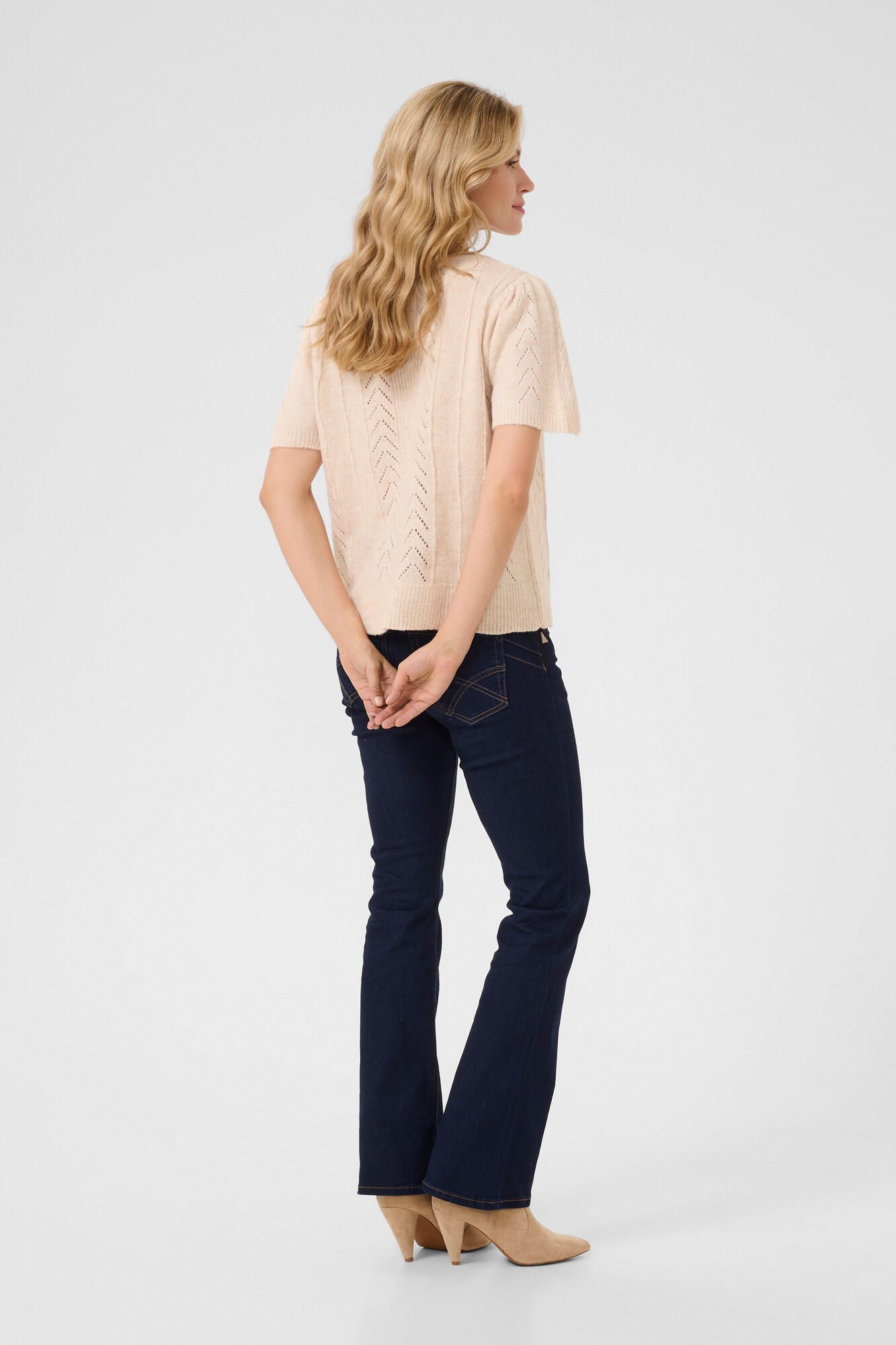 Thumbnail - Cream Pullover