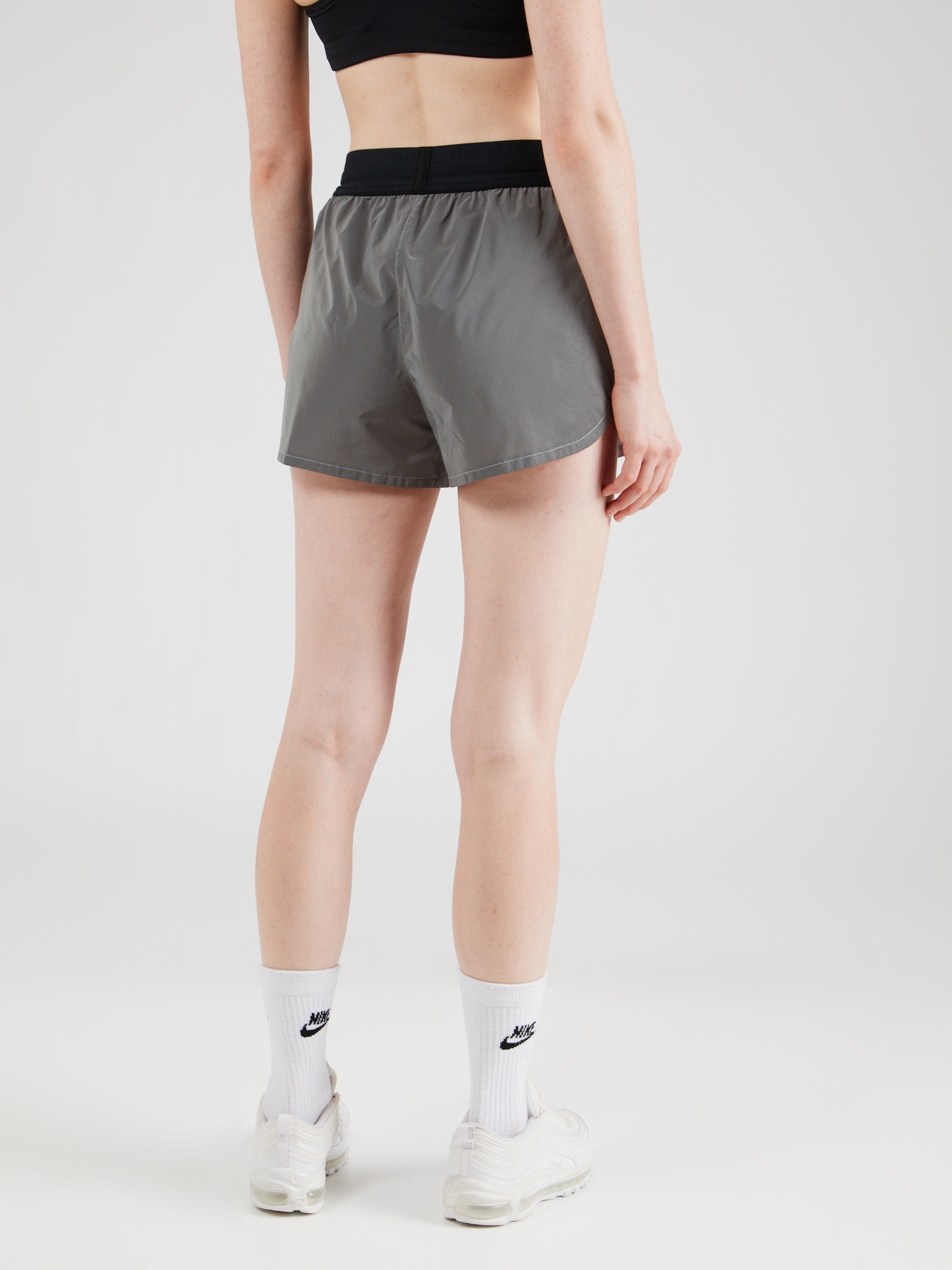 Thumbnail - Sportshorts 'Division'
