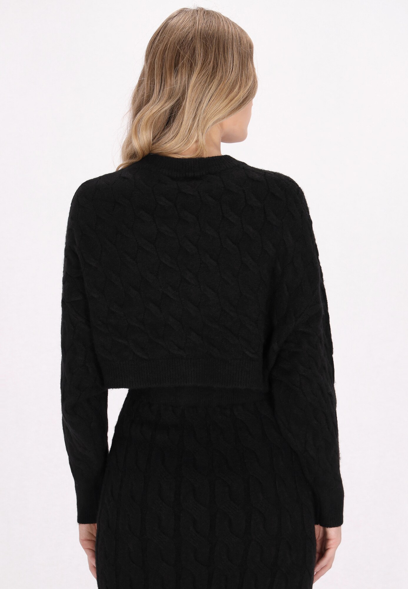 Thumbnail - Pullover