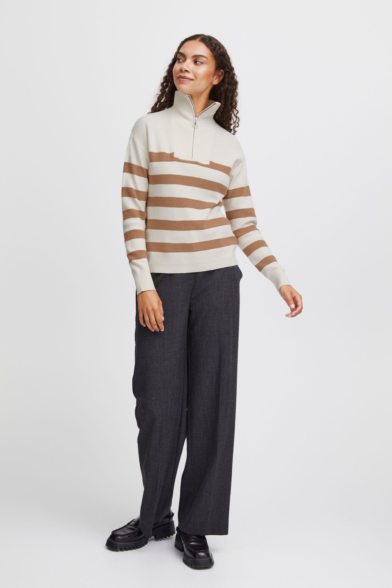 Thumbnail - b.young Pullover