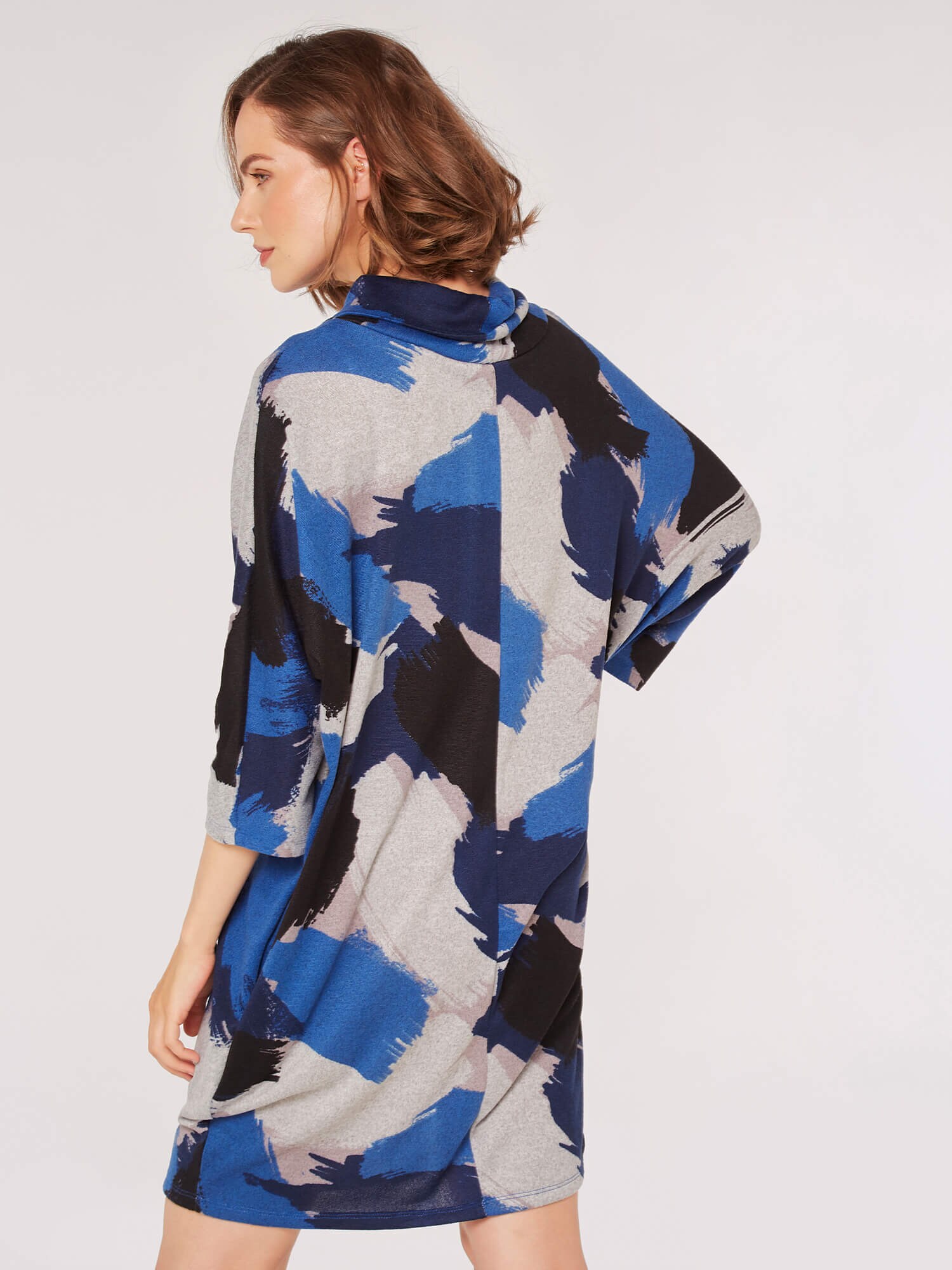 Thumbnail - Apricot Kleid