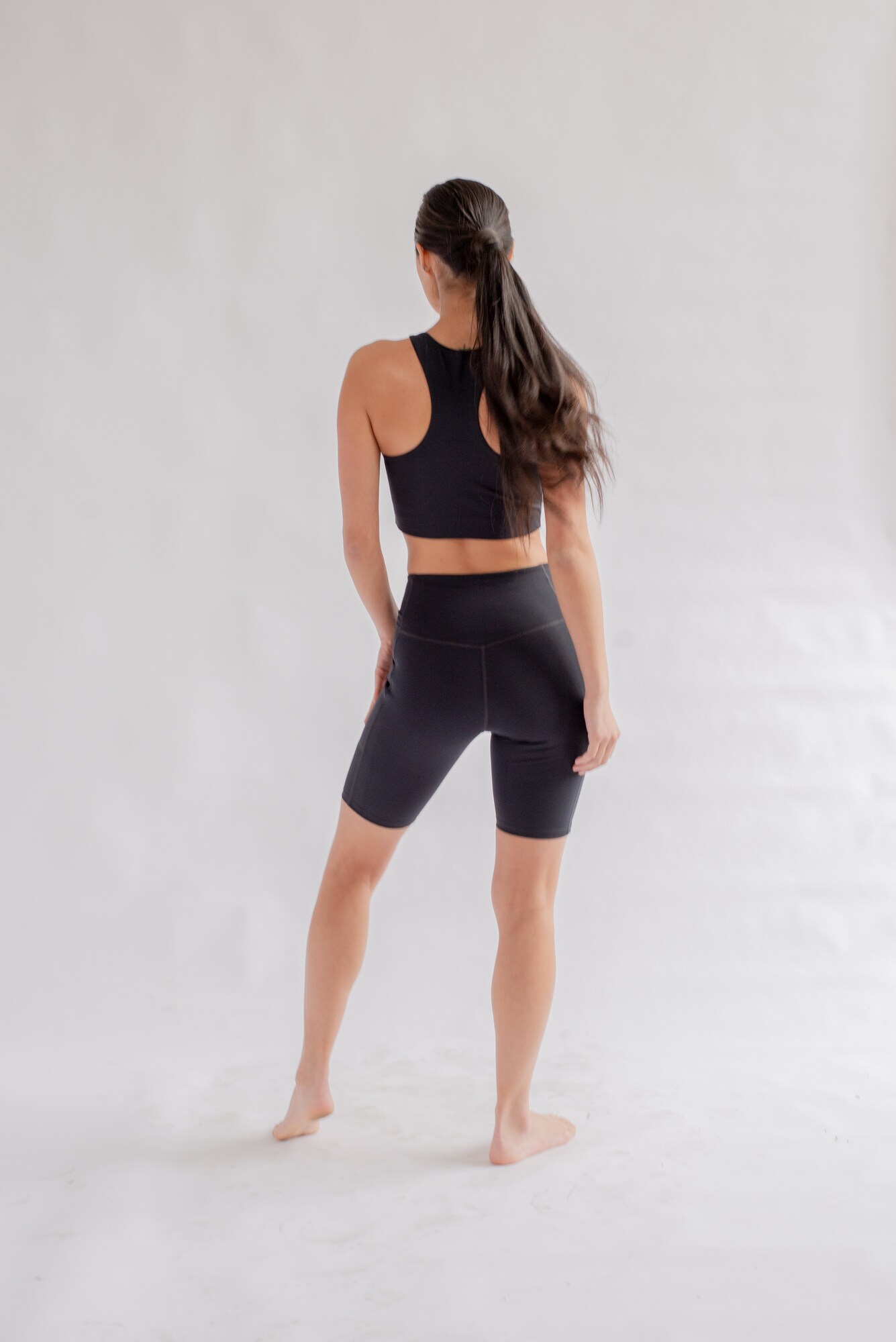 Girlfriend Collective Sportmelltartók 'Paloma'  fekete termék 2. képe