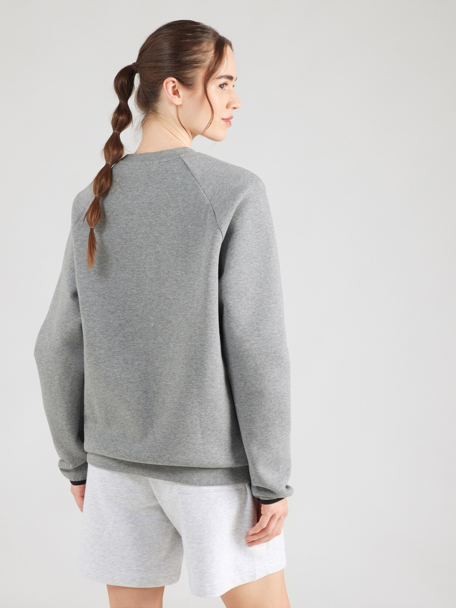 Hummel Camiseta deportiva 'Tech Fleece' gris / negro – imagen 3