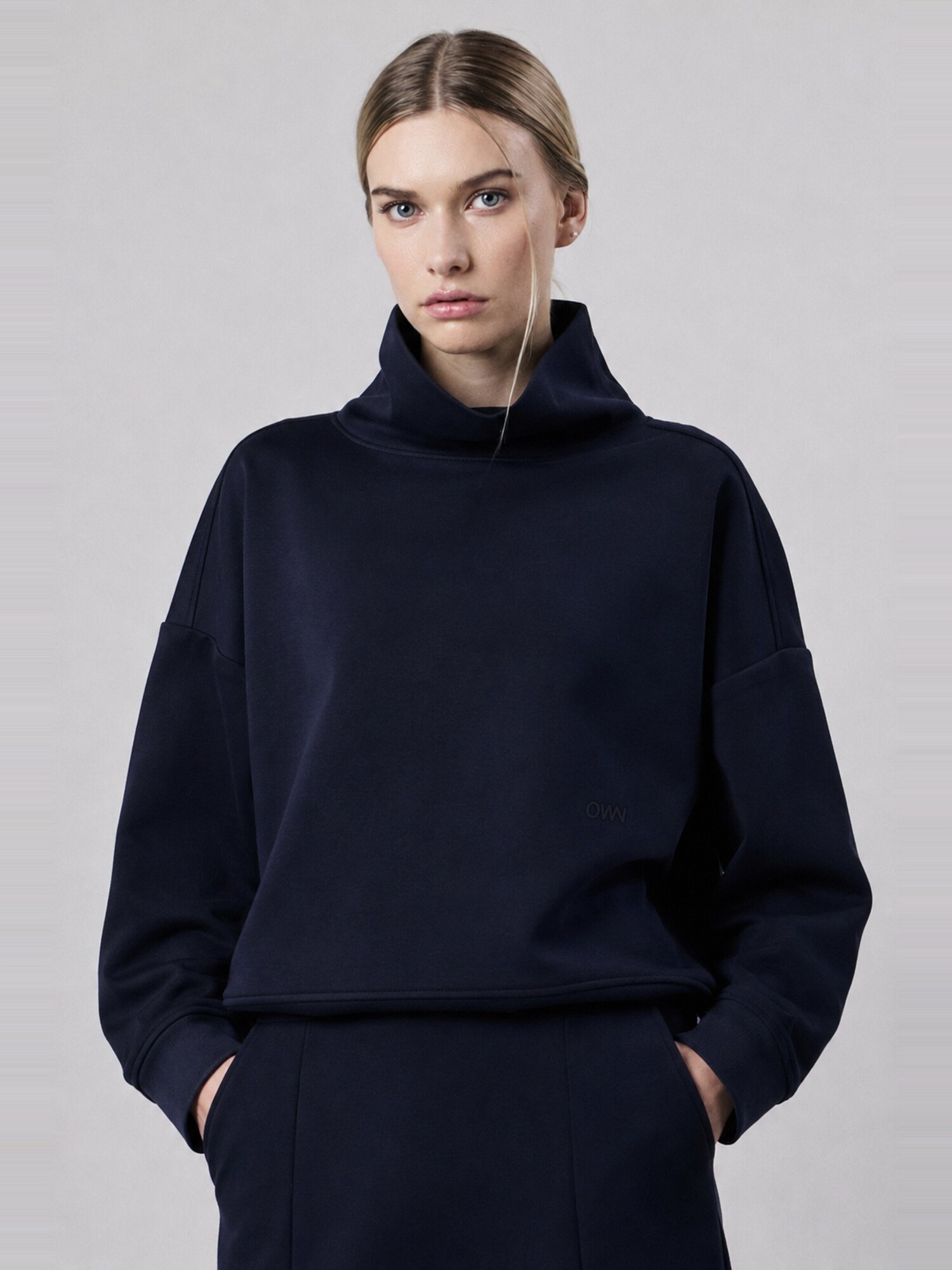 OWN Off With Nature Sweater majica 'Felpa Collo Alto Loose Fit in Interlock Navy' noćno plava