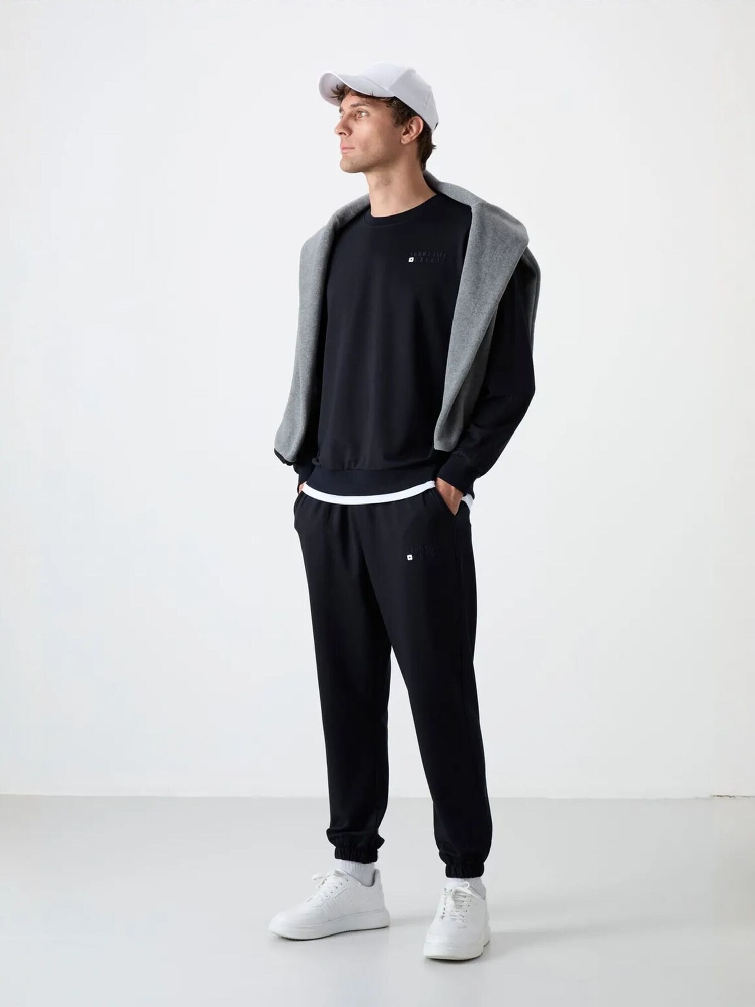 Tommy Life Jogging komplet 'Aktive Sets' crna