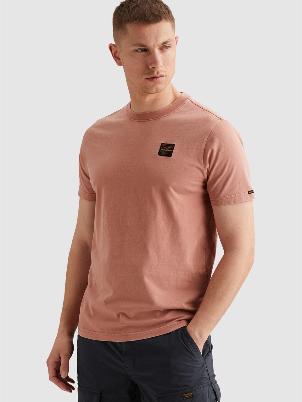 T-shirt 'T-shirt with badge and a garment-dye wash'
