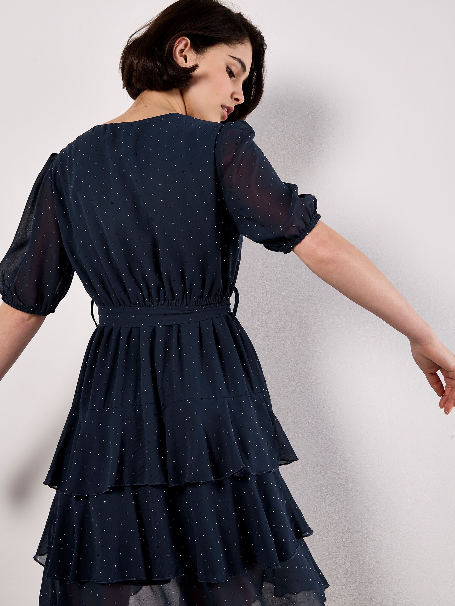 Thumbnail - Apricot Kleid