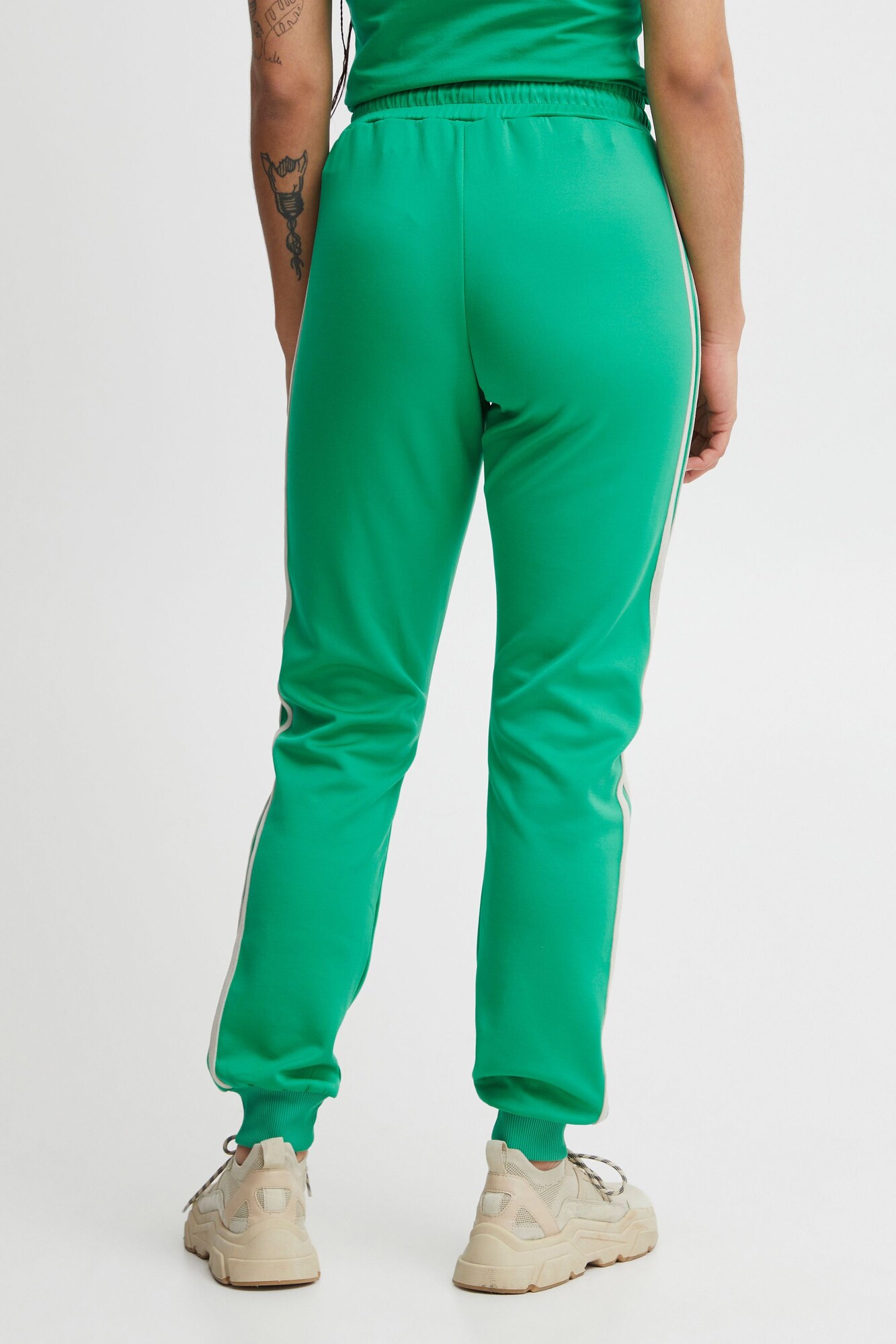 Thumbnail - The Jogg Concept Hose Sima