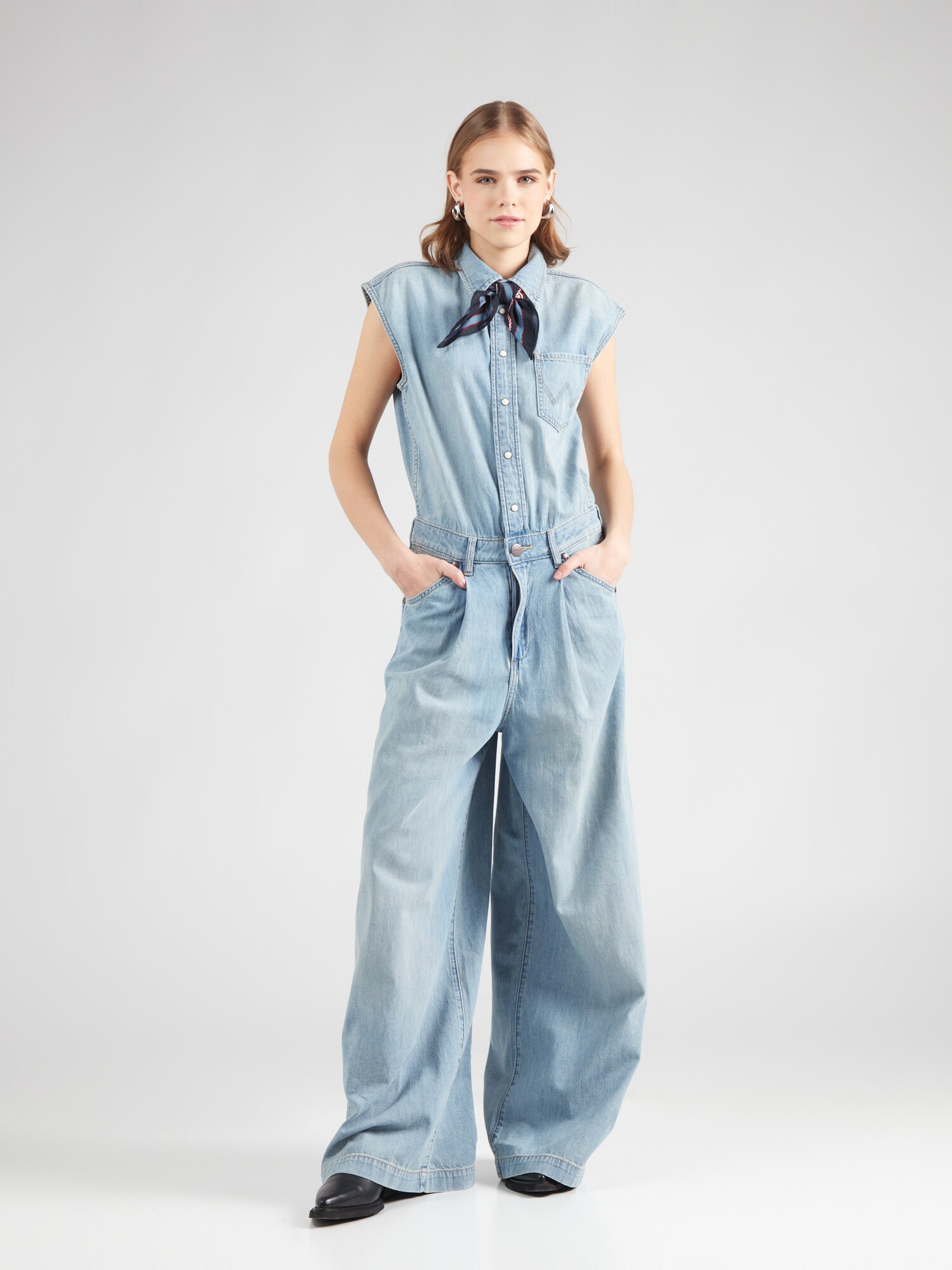 WRANGLER Kezeslábas  világoskék termék 2. képe