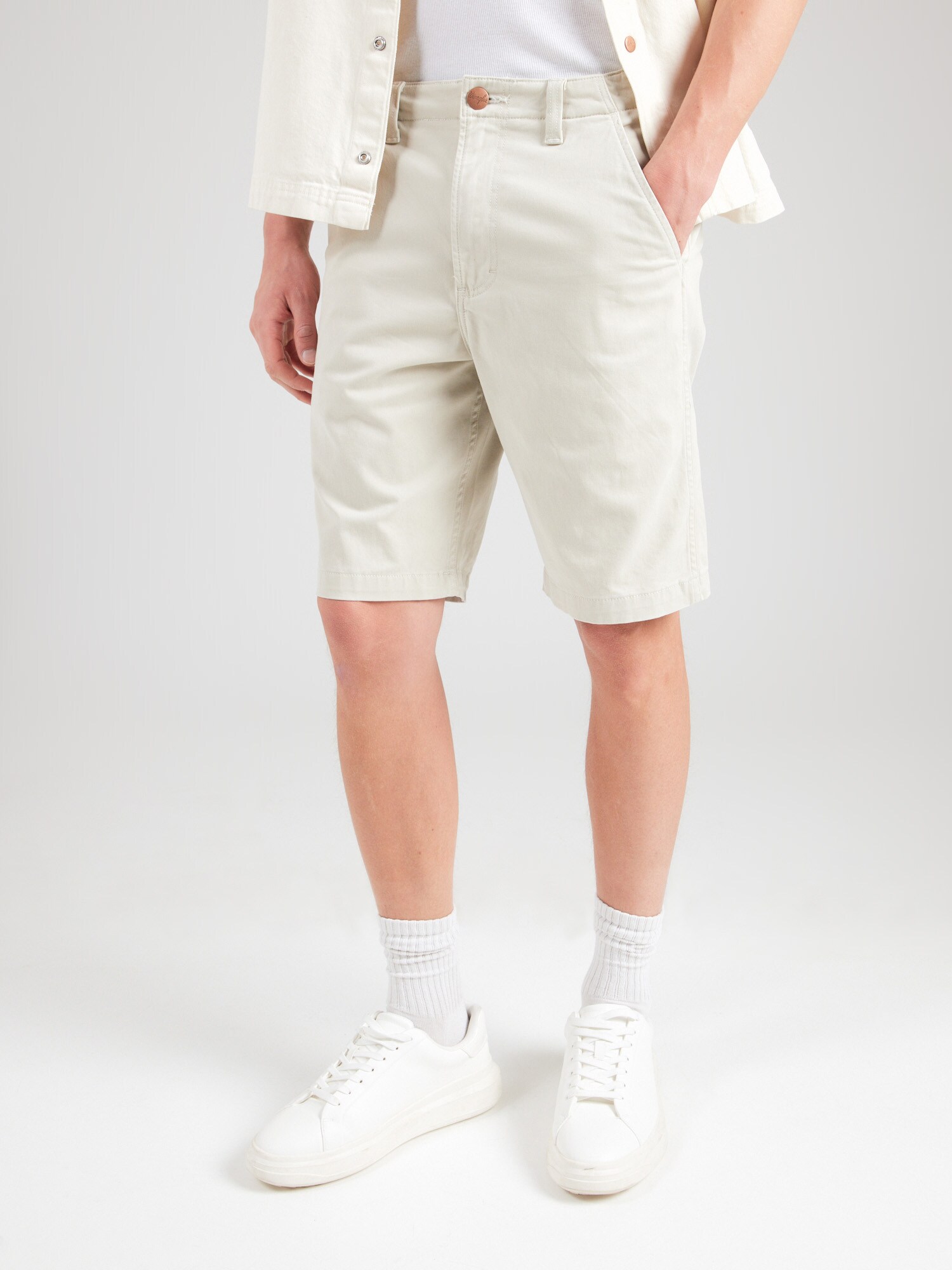 WRANGLER Chino nadrág  világos bézs termék 2. képe