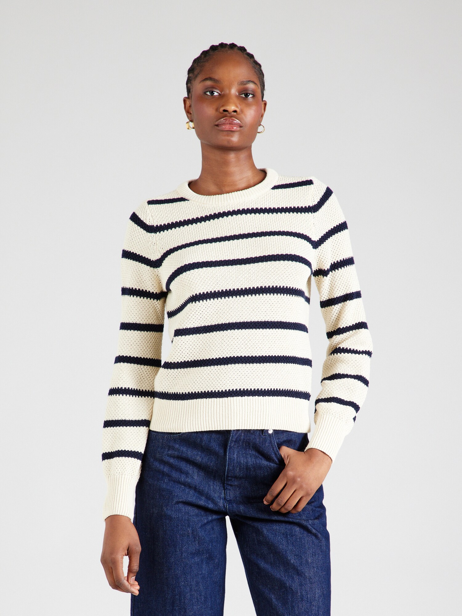VERO MODA Pulóver 'VMAMAZING'  krém / tengerészkék termék 2. képe