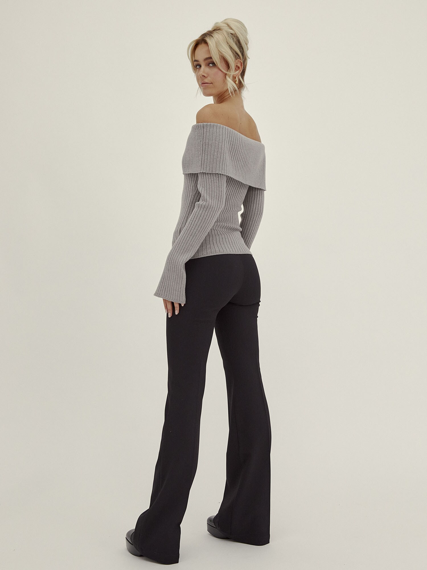 Thumbnail - Pullover