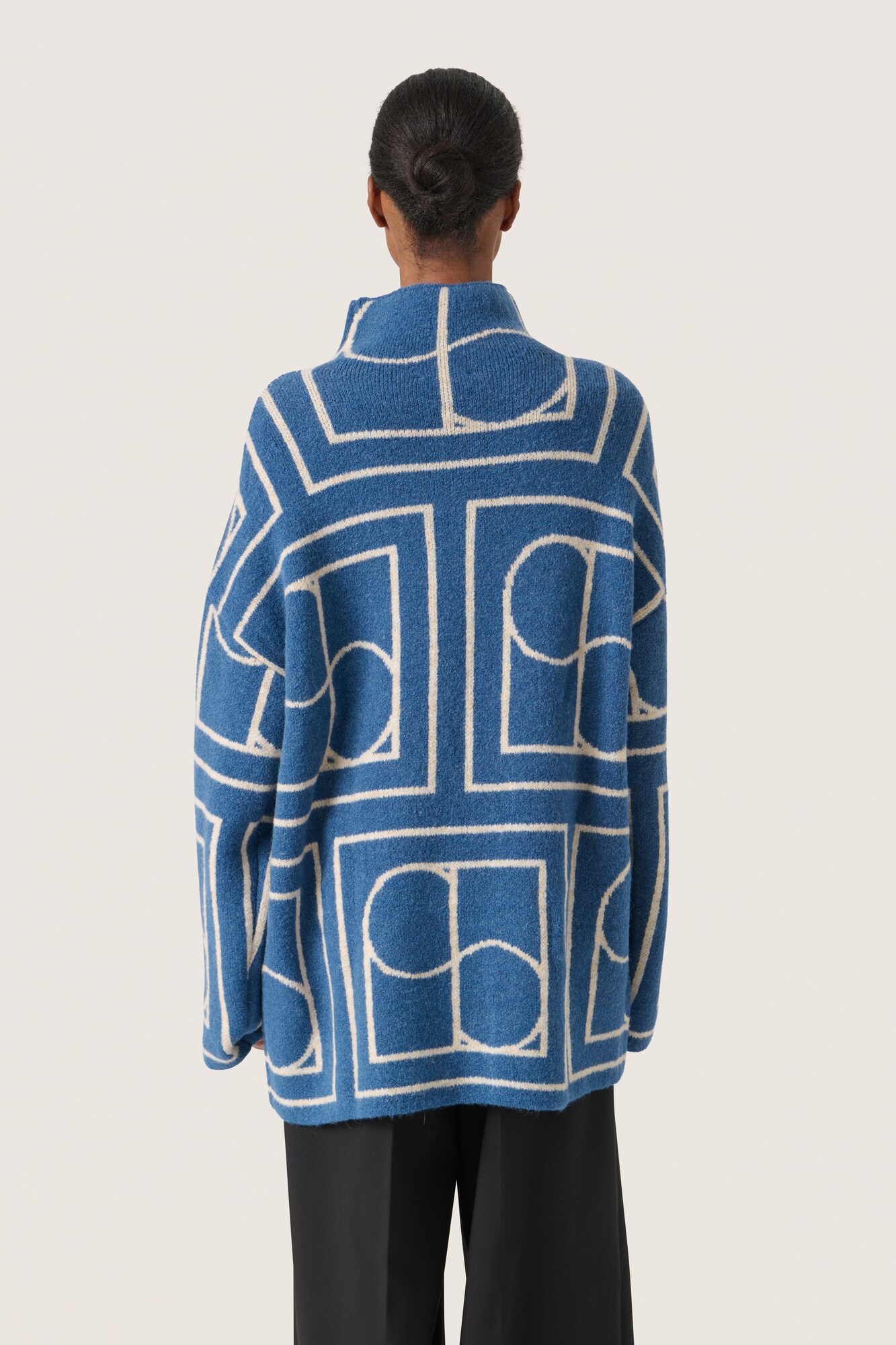 Thumbnail - SOAKED IN LUXURY Pullover Edaya
