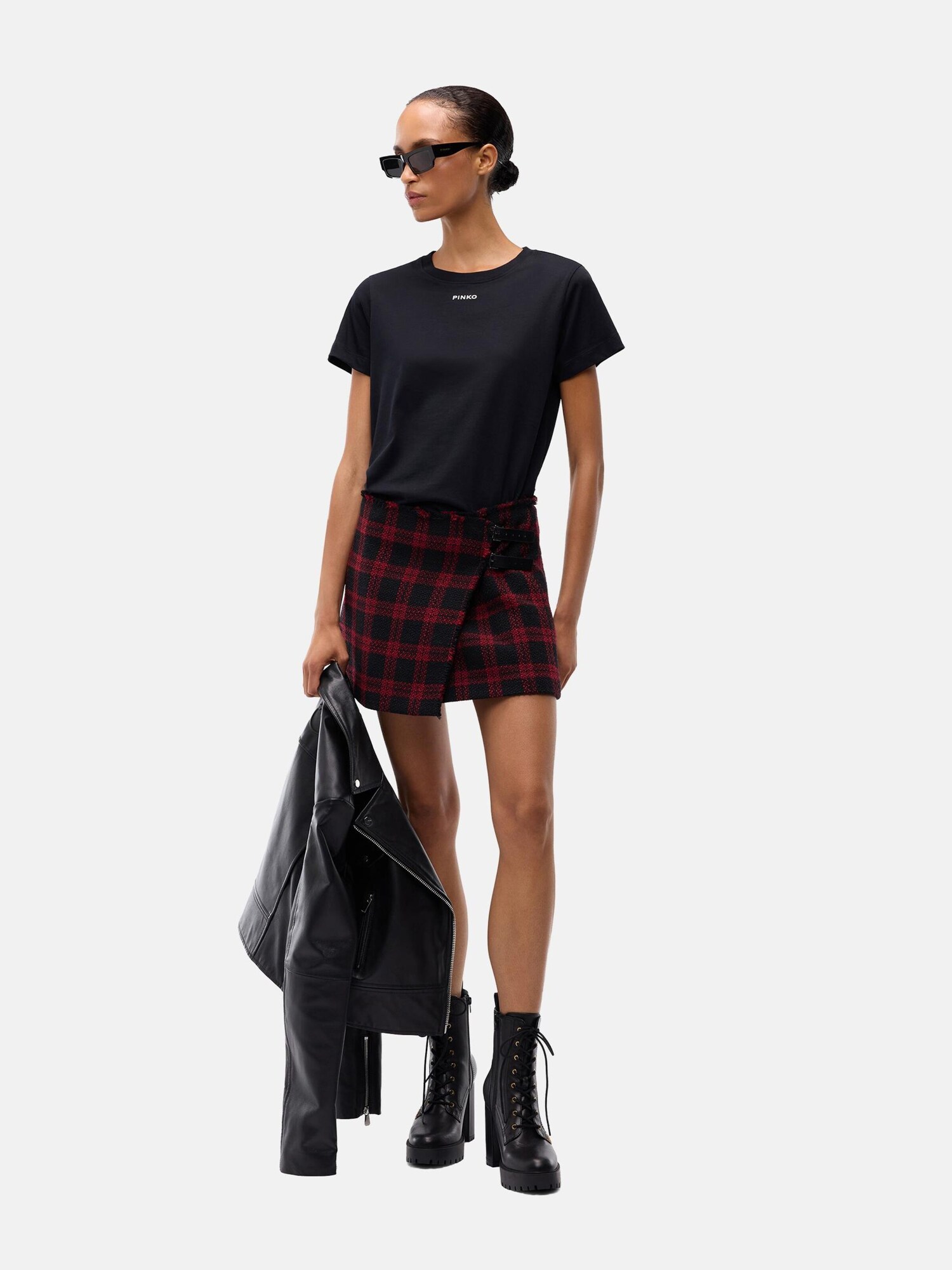 PINKO Camiseta 'PINKO BASICO T-SHIRT JERSEY LOGO PINKO GOMMATO T-SHIRT'  negro – imagen 4