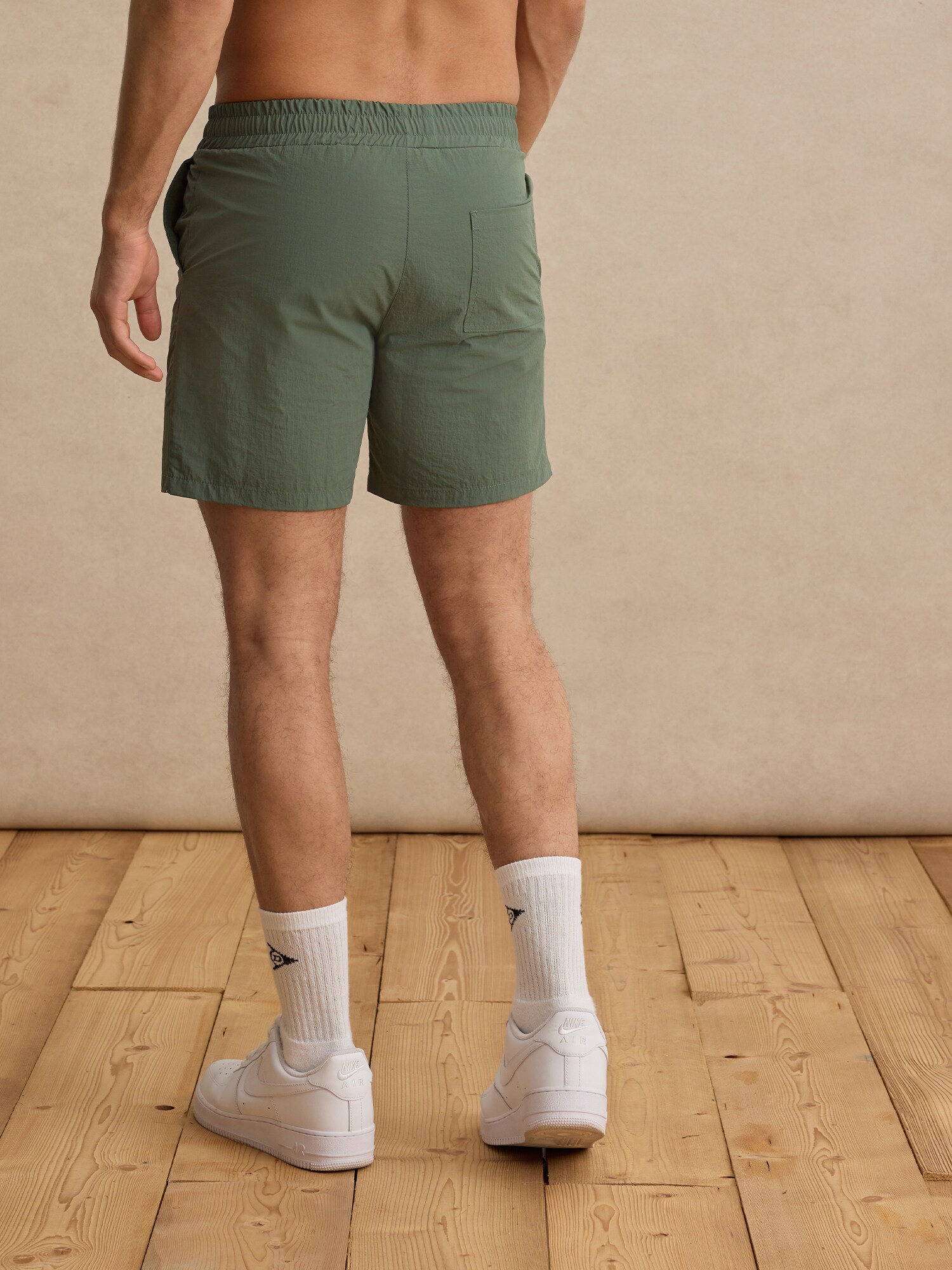DAN FOX APPAREL Plavecké šortky 'Laurin' jedľová (obrázok 3)