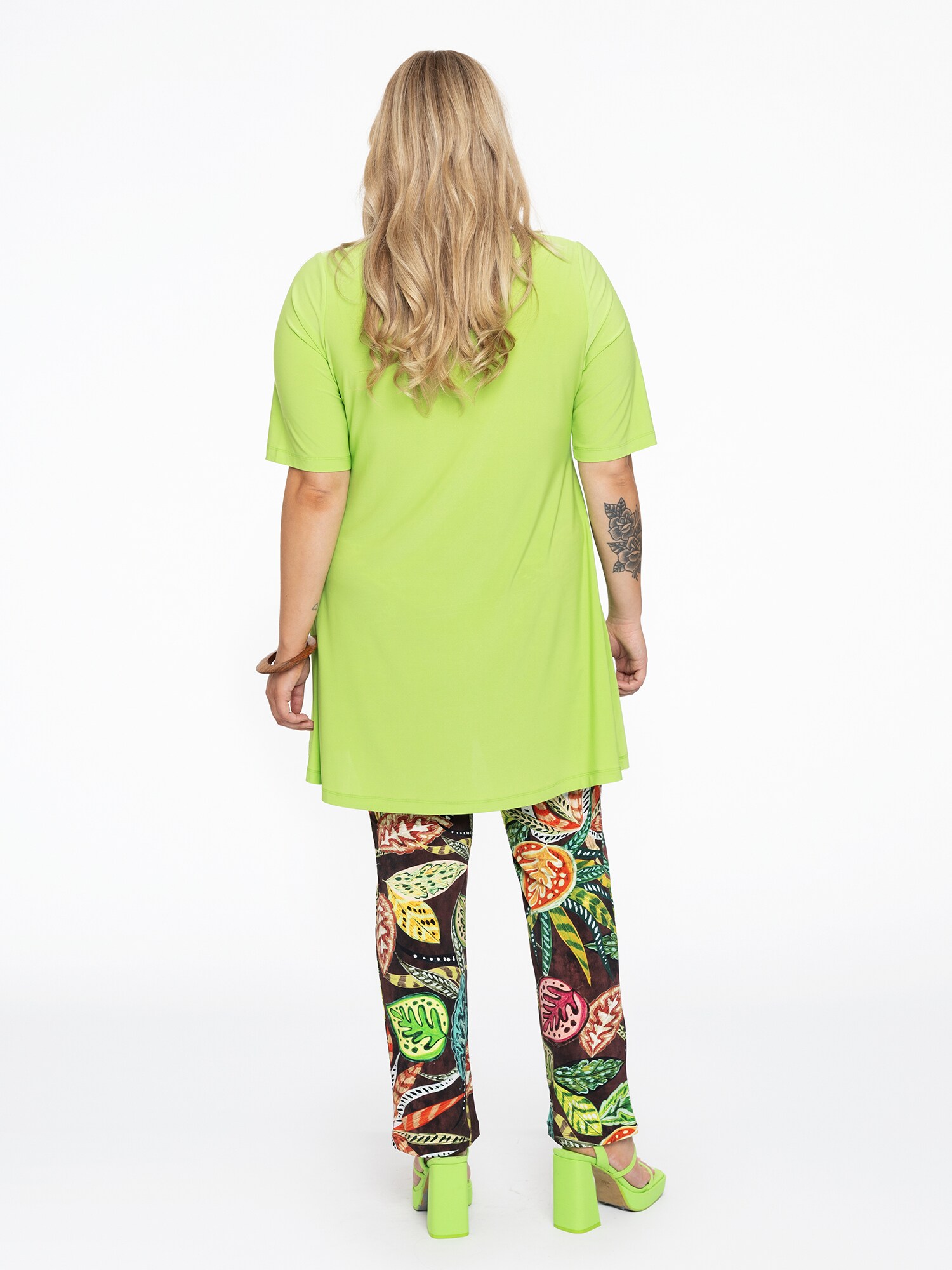 Thumbnail - YOEK Shirt