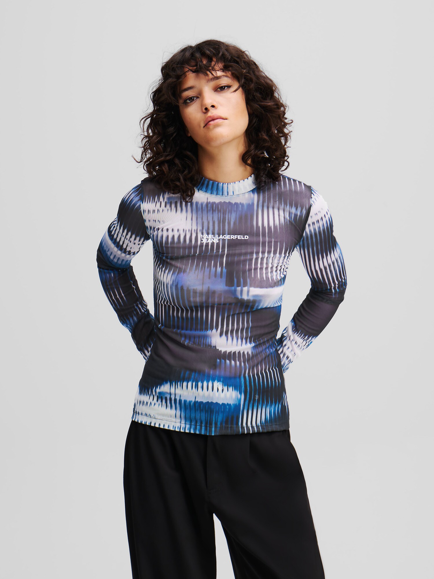 KARL LAGERFELD JEANS Top ' MESH-TOP MIT GLITCH-PRINT '  kék / fekete / fehér termék 2. képe