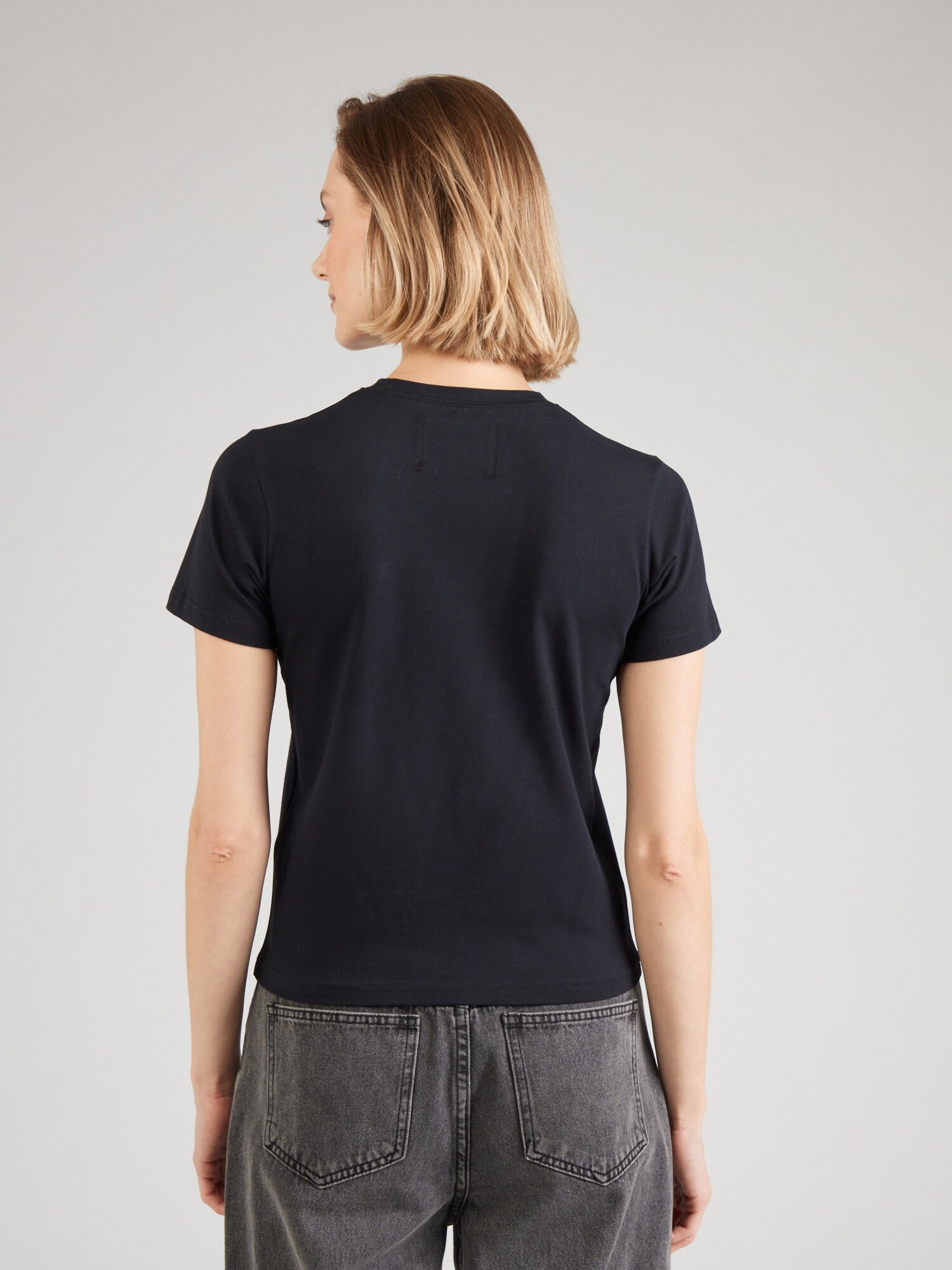 Thumbnail - Pequs T-Shirt