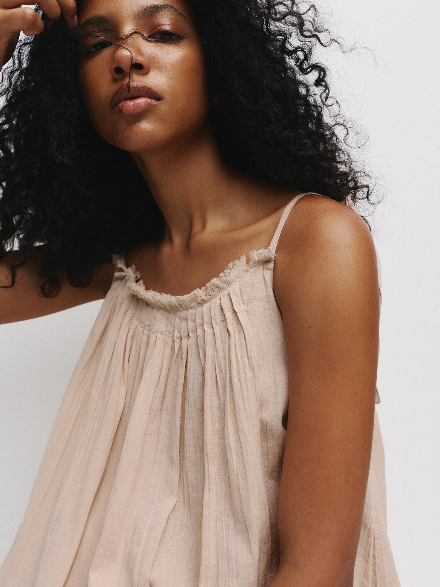 Pull&Bear Šaty púdrová (obrázok 5)