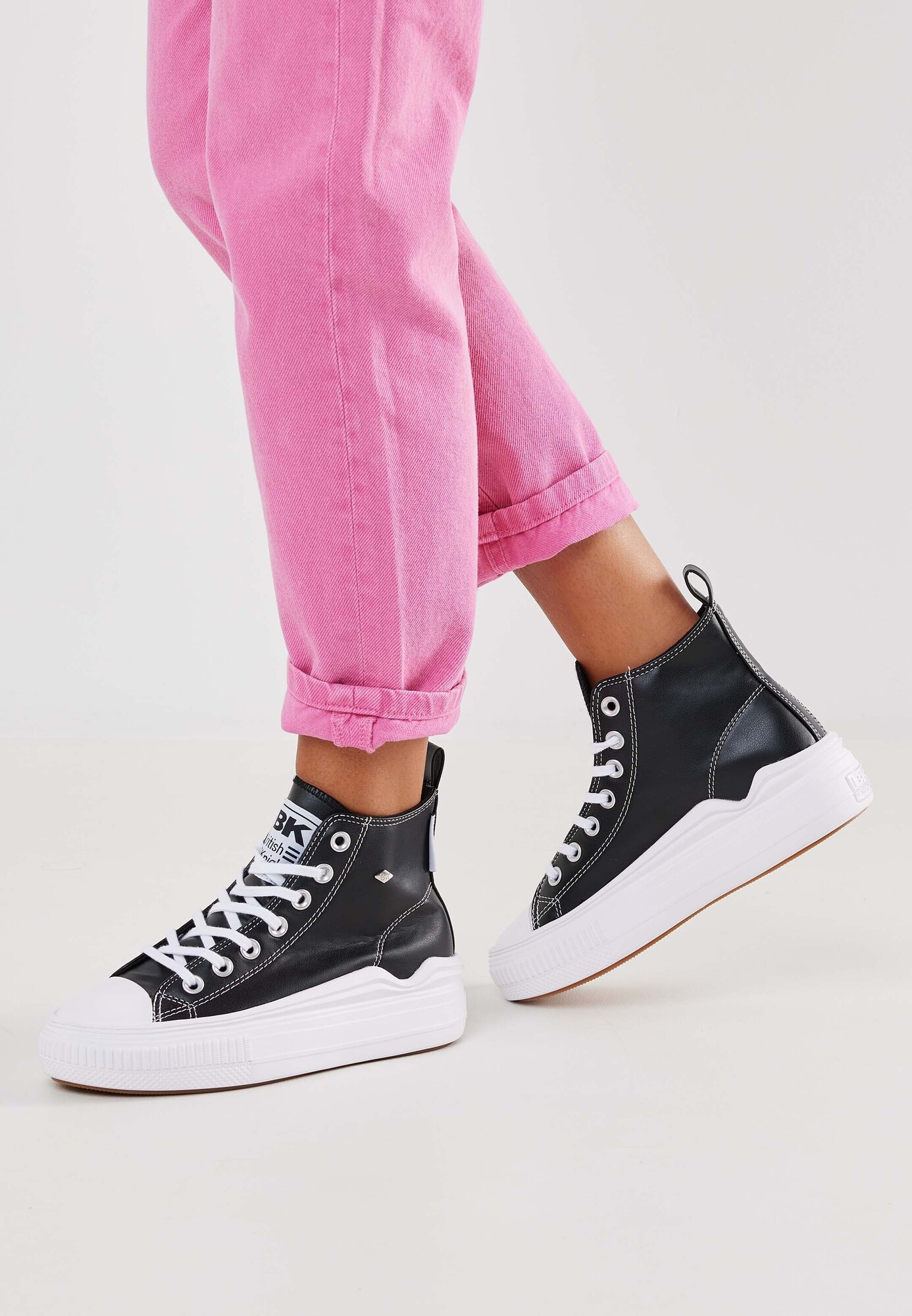 BRITISH KNIGHTS Zapatillas deportivas altas 'Kaya' negro / blanco – imagen 2