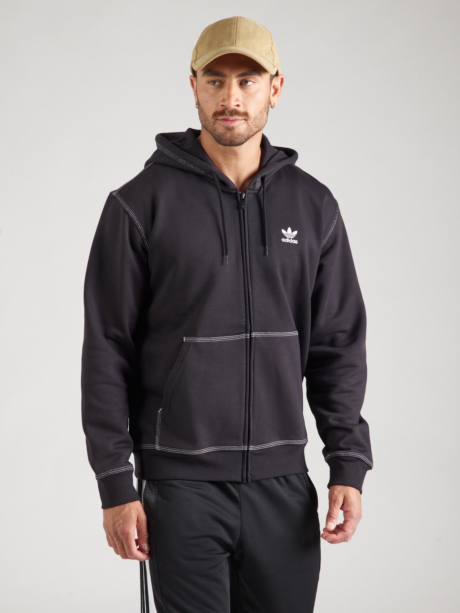 ADIDAS ORIGINALS Tréning dzseki 'ESSENTIALS'  fekete / fehér termék 2. képe