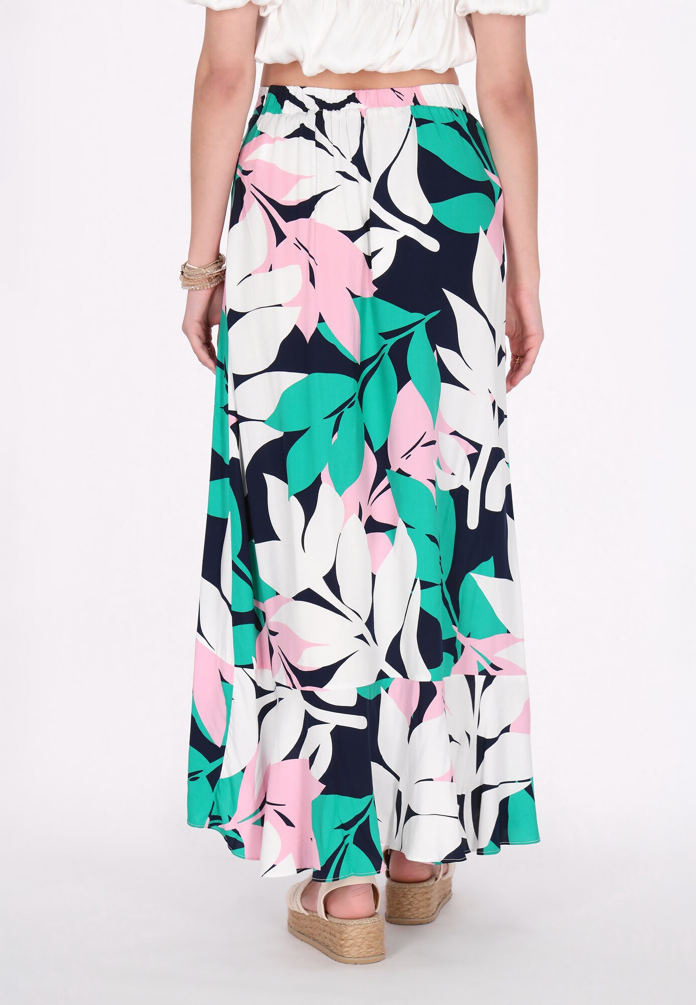 Thumbnail - IZIA Rock