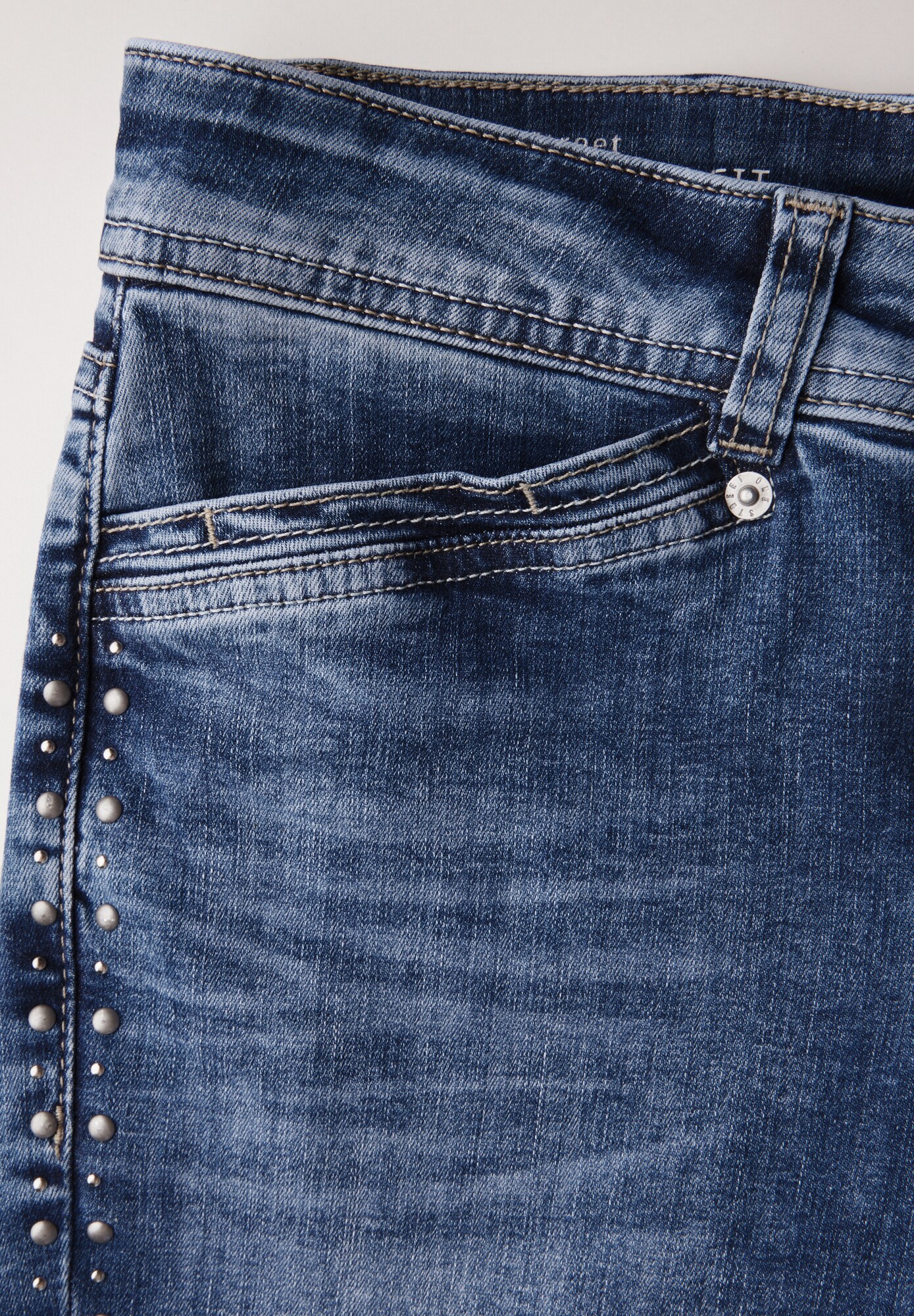 Thumbnail - Jeans