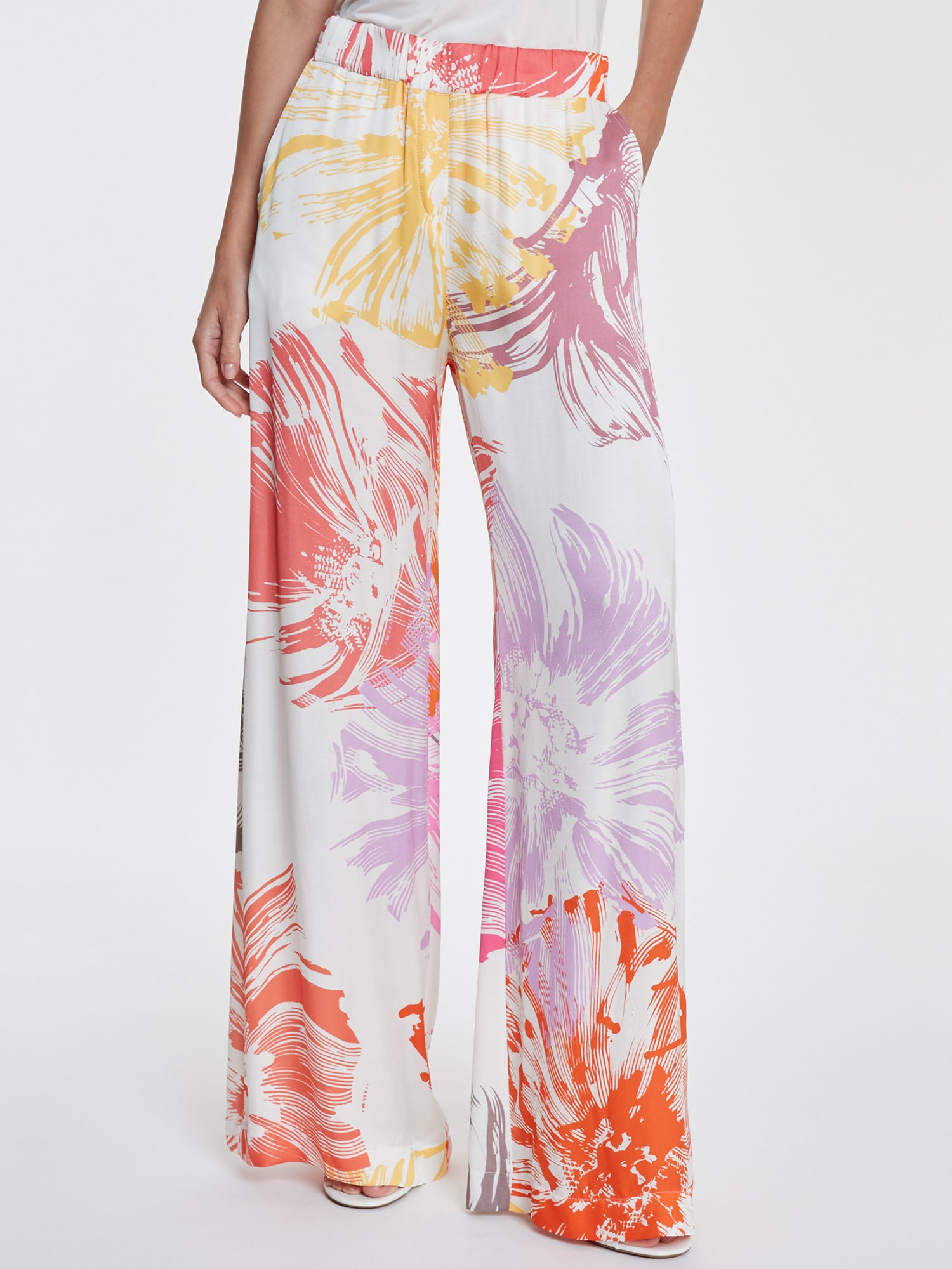 Thumbnail - Ana Alcazar Hose Webosy