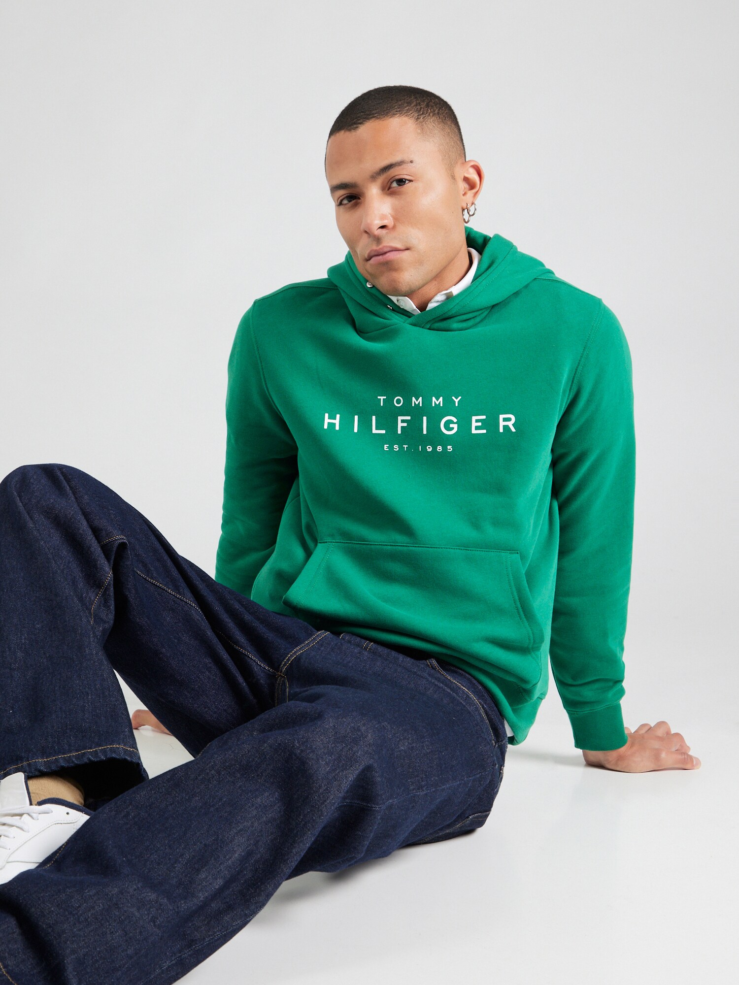 TOMMY HILFIGER Tréning póló  zöld / fehér termék 2. képe