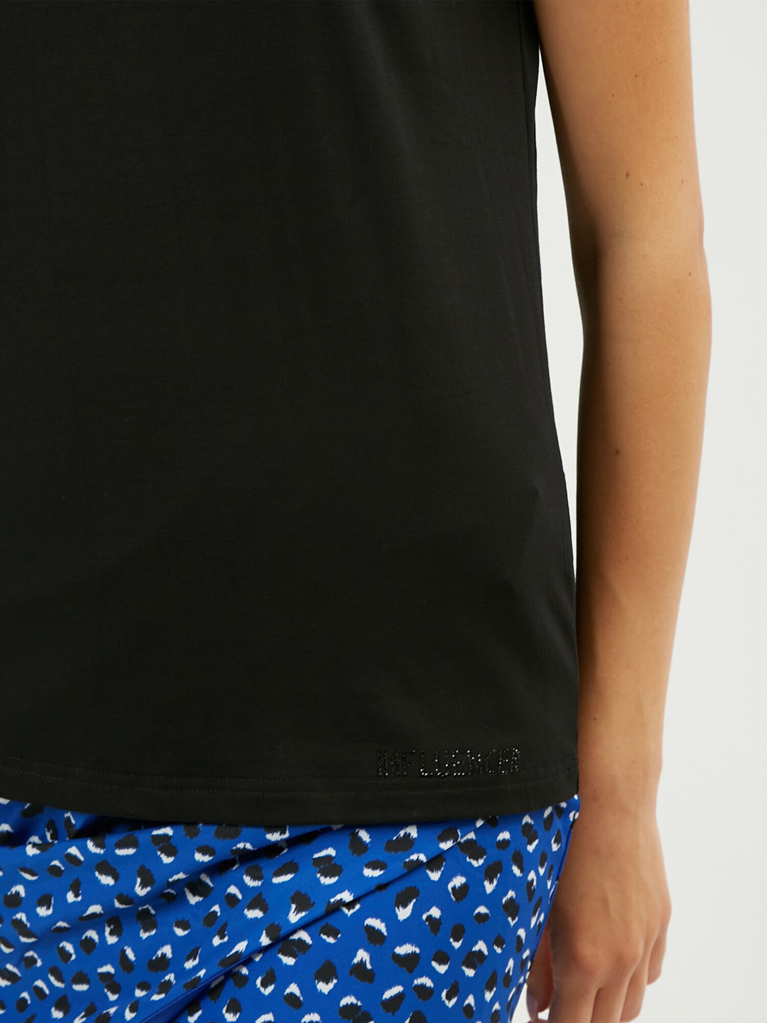 Thumbnail - T-Shirt