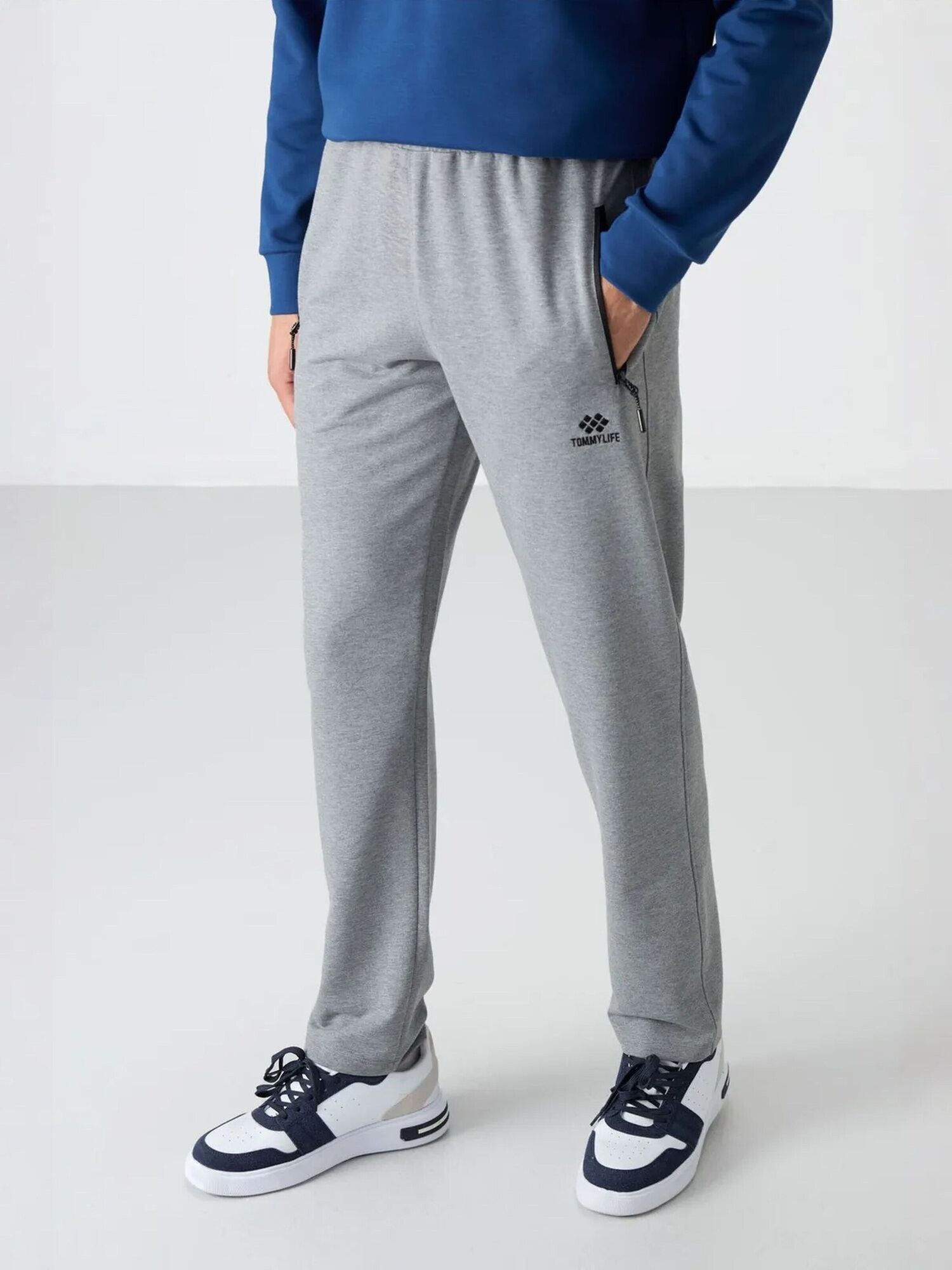 Tommy Life Sportske hlače 'Jogginghose' svijetlosiva