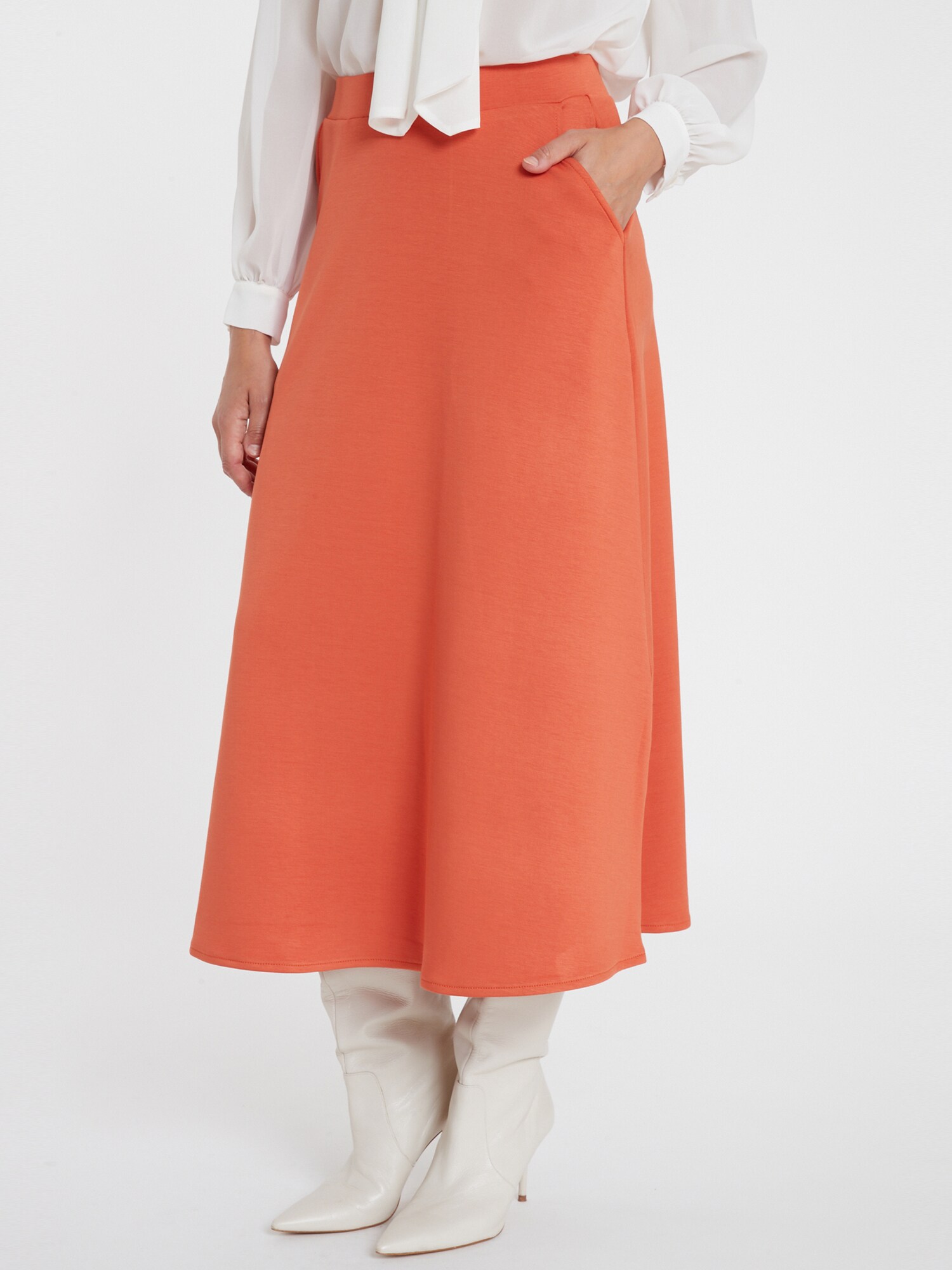 Thumbnail - Ana Alcazar Rock Sekiny