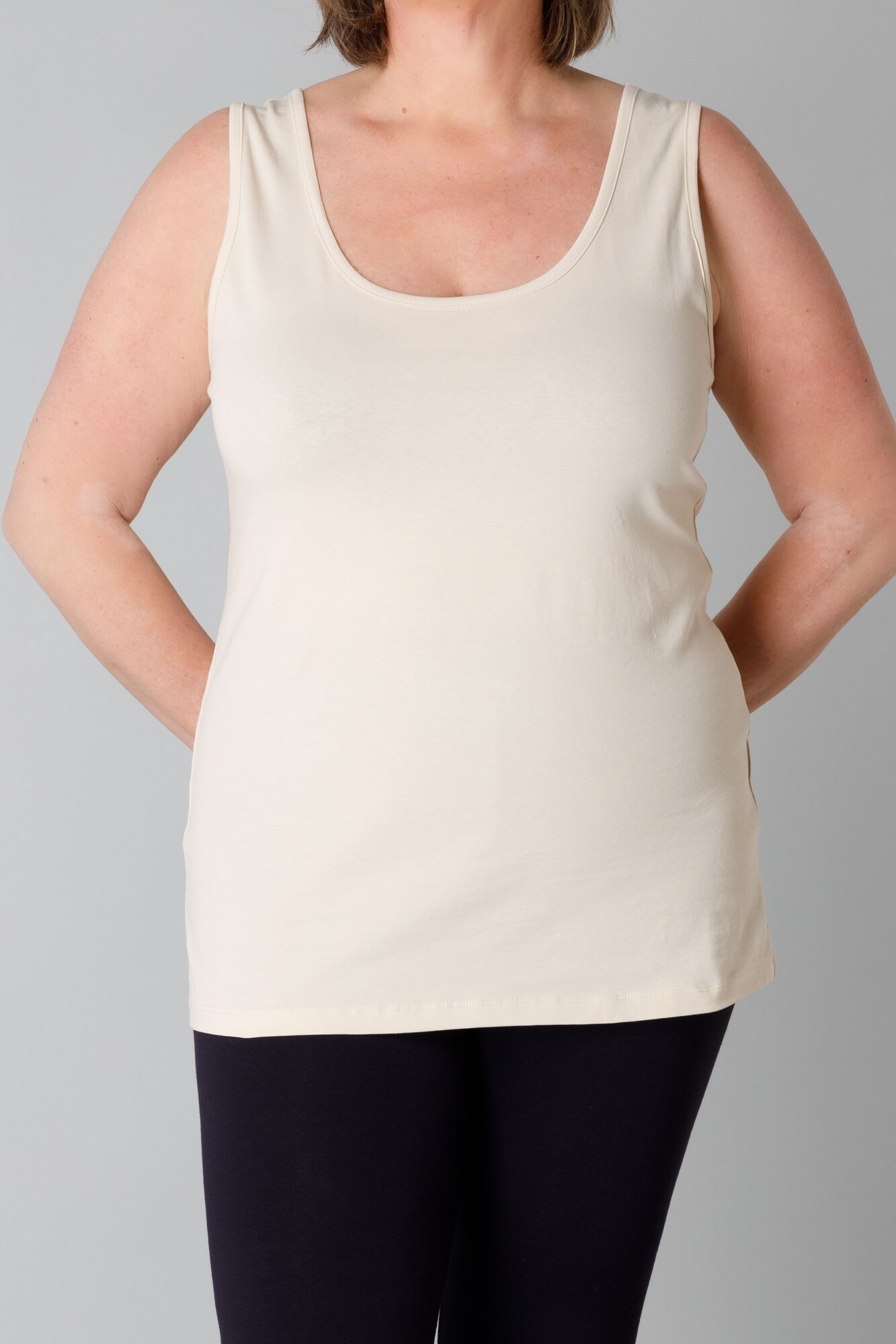 Thumbnail - BASE LEVEL CURVY Top