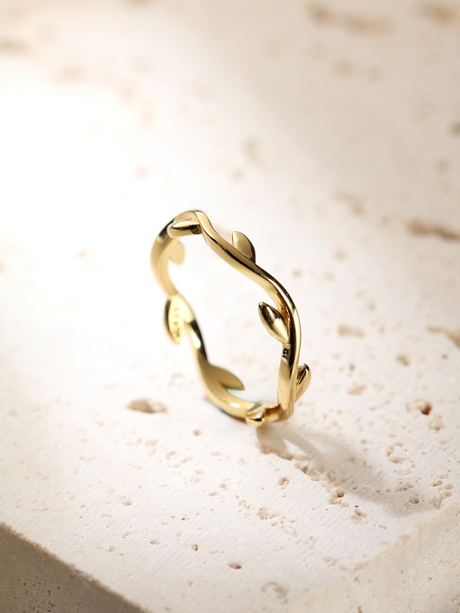Thumbnail - Hey Happiness Ring Laurel